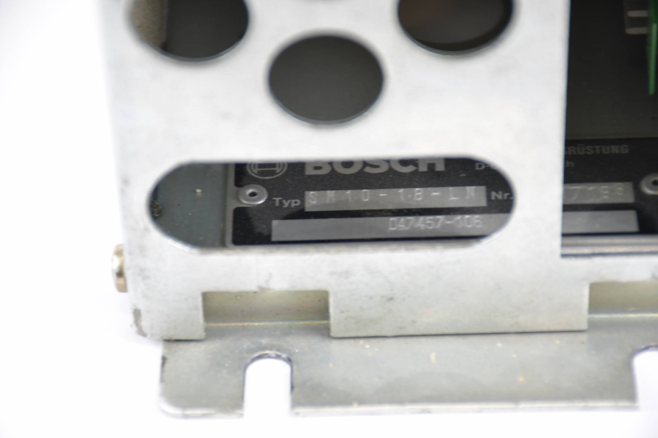 Bosch Indramat Servoantrieb SM10-18-LN ( SM10/18 ) 047457-106