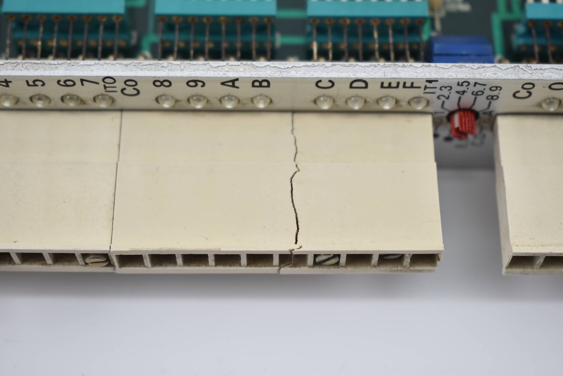 NUM Entrees Board V2 0.6et8.E.24V ITOetIT1.5v ( FC-200428B )
