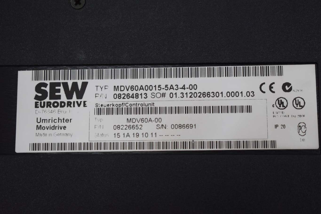 SEW Eurodrive Frequenzumrichter MDV60A0015-5A3-4-00 inkl. DFI Interbus-S + MDV