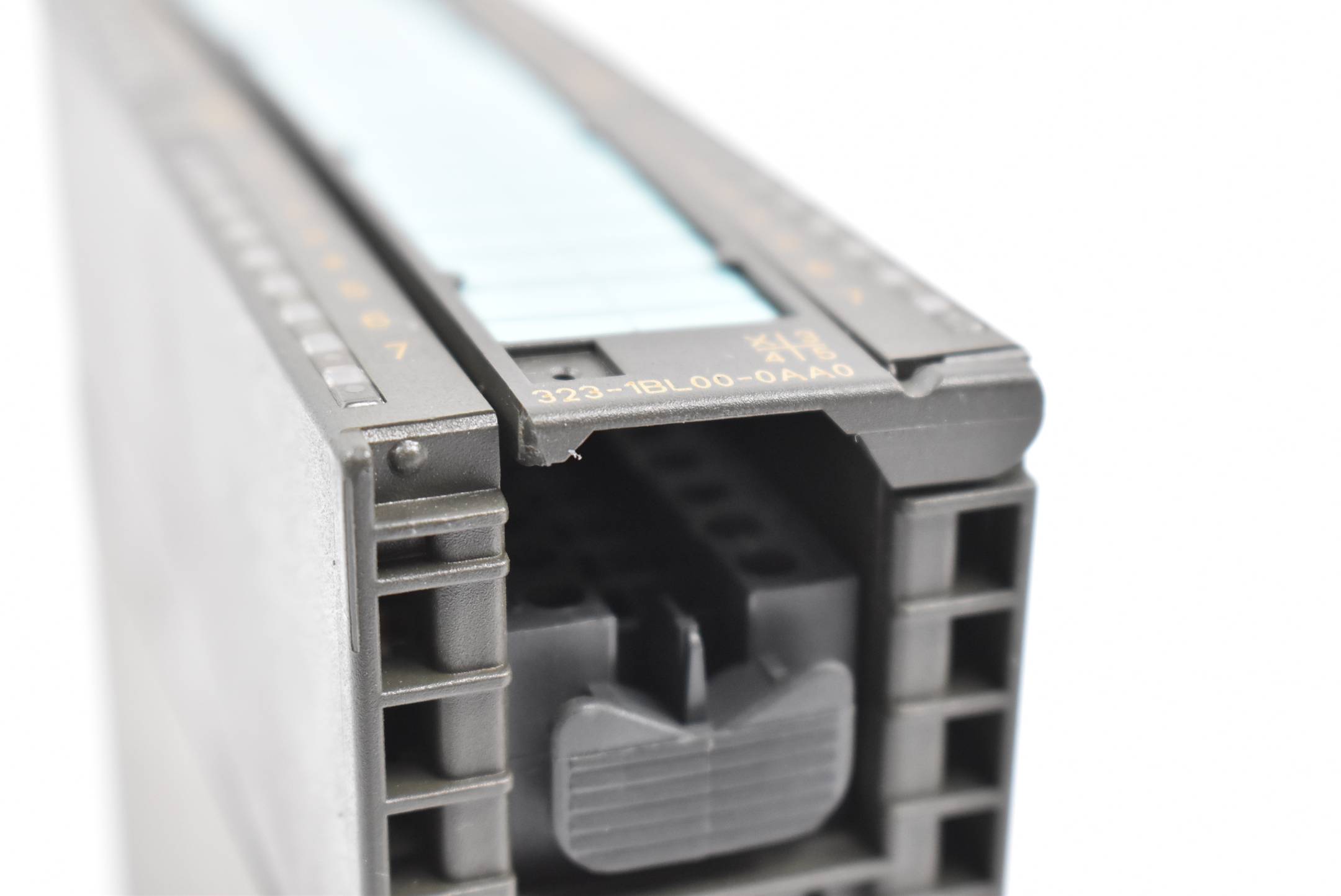 Siemens Simatic S7 6ES7323-1BL00-0AA0 ( 6ES7 323-1BL00-0AA0 )