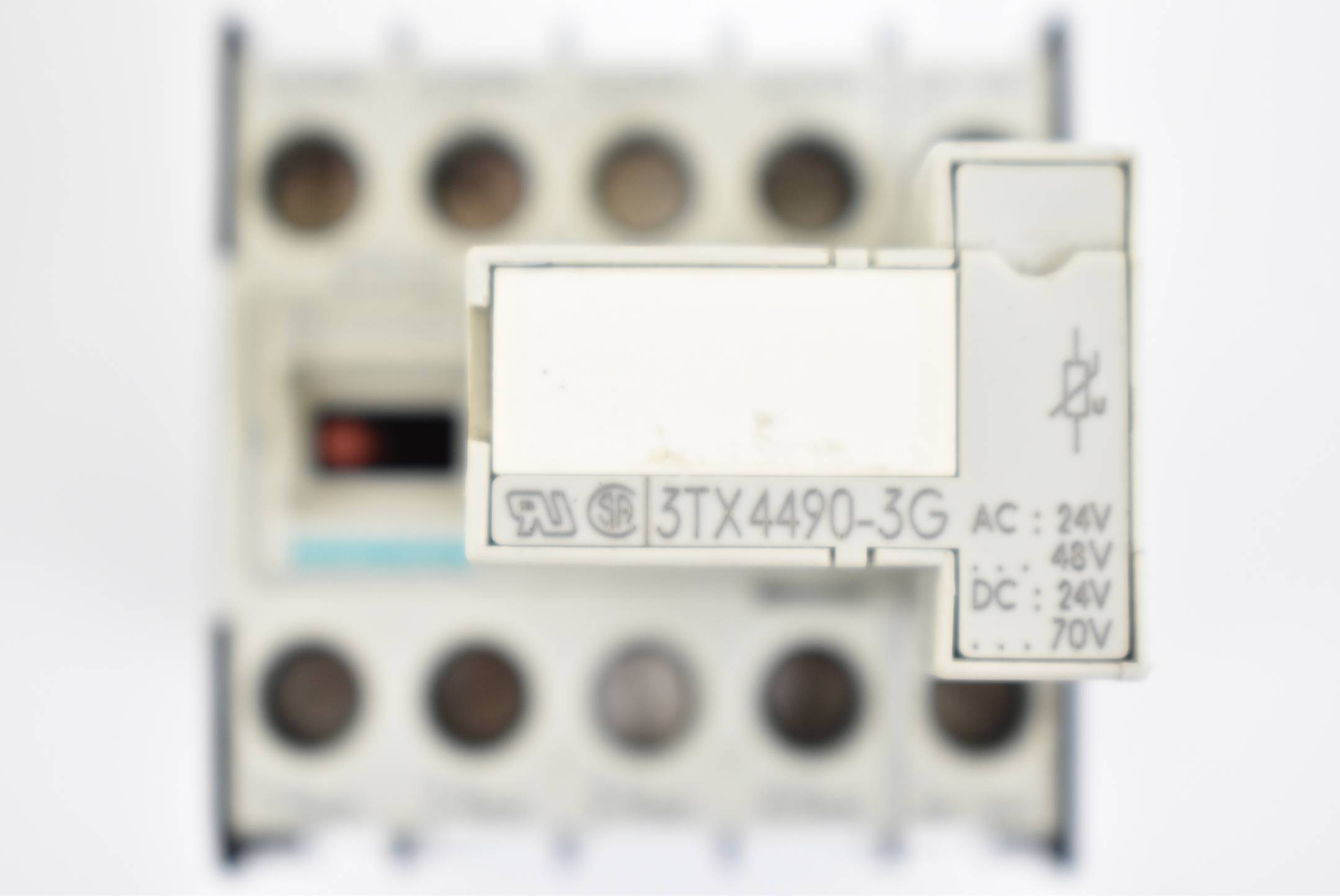 Siemens Hilfsschütz 3TH2040-0BB4 inkl. Überspannungsbegrenzer 3TX4490-3G