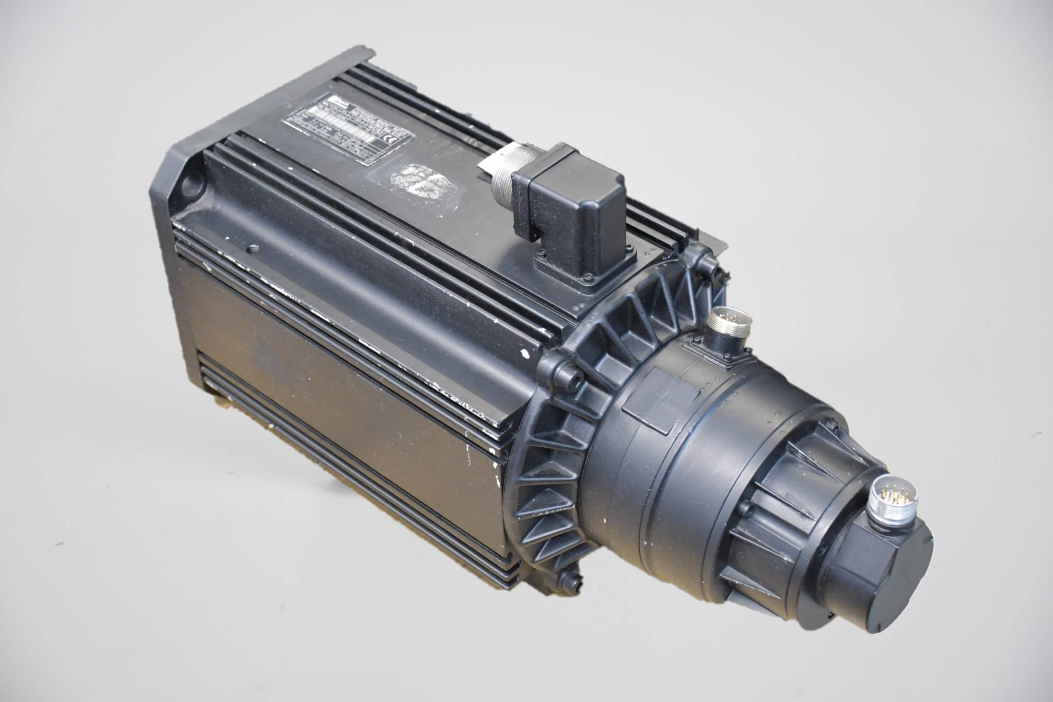 Indramat Rexroth Servomotor MAC112B-0-PD-4-C/130-A-0/WI520LV ( R911226134 )