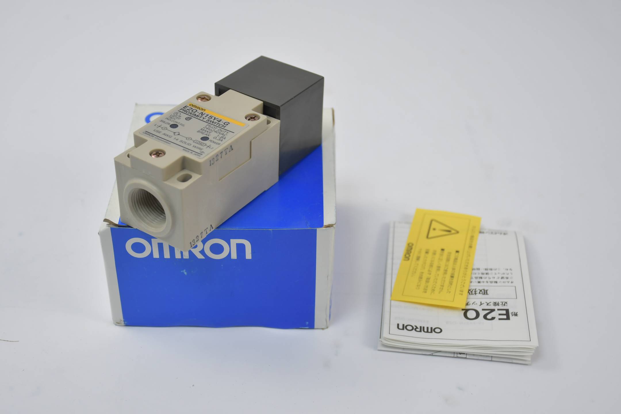 Omron Proximity Switch Näherungsschalter 24-240 VAC ( E2Q-N15Y4-G )