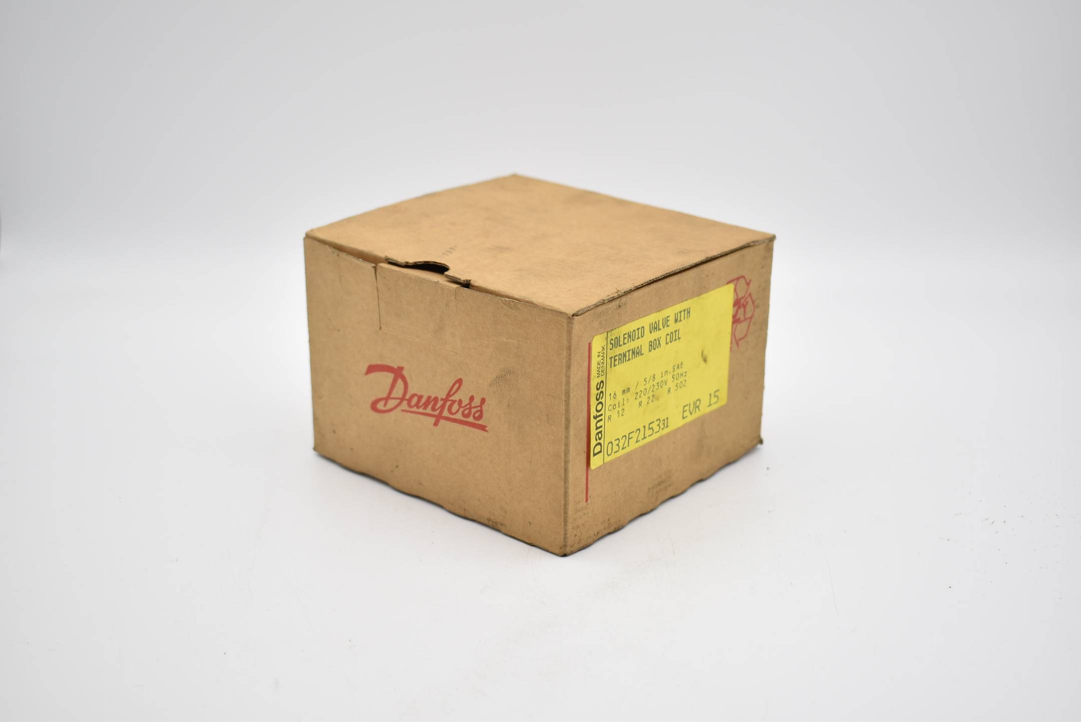 Danfoss 032F2153 31 Solenoid Valve with Terminal Box Coil