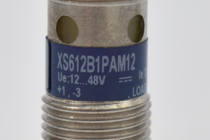 Telemecanique Näherungsschalter Sensor XS612B1PAM12 ( 12-48V )