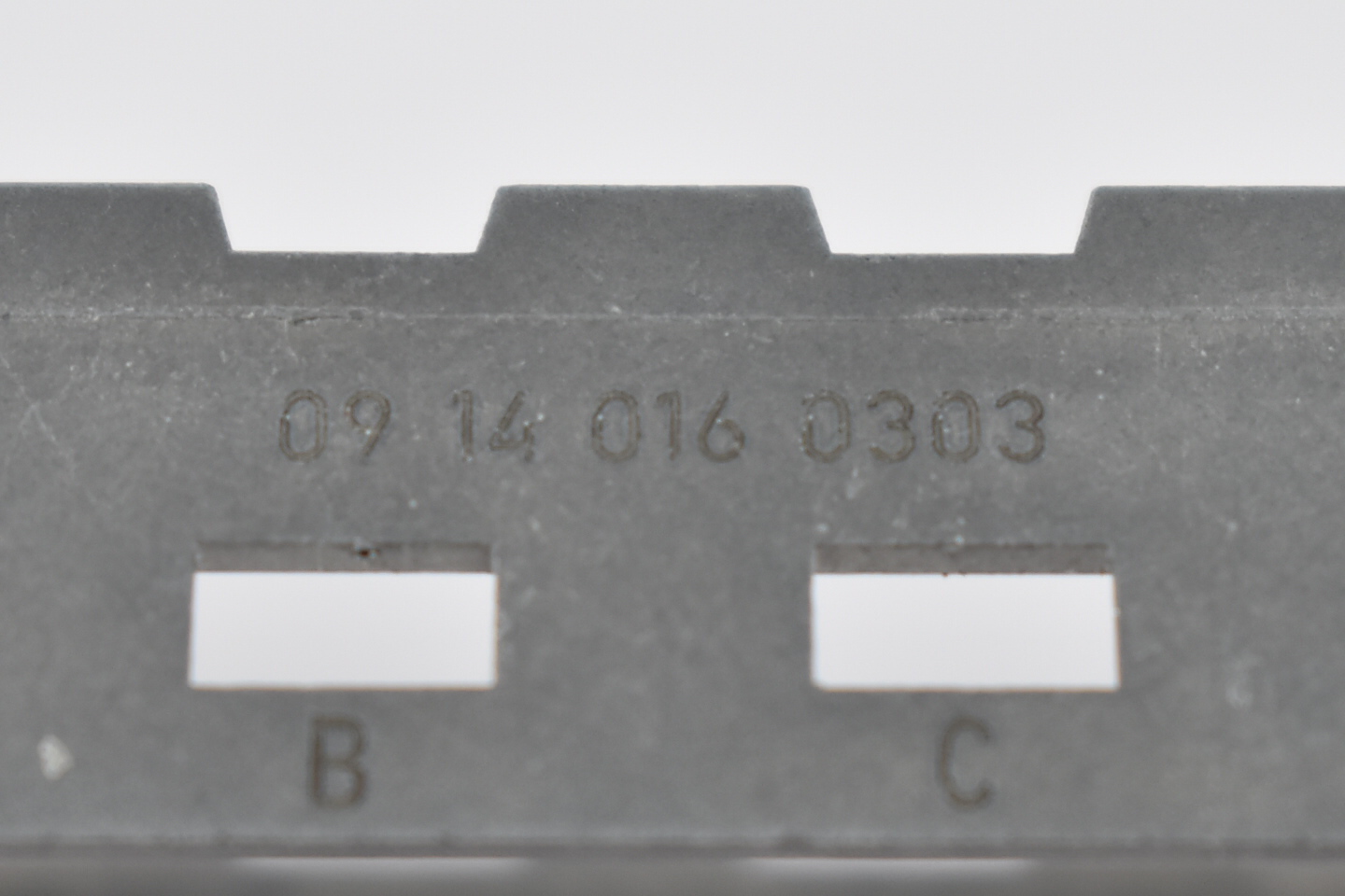 Harting Han-Modular Scharnierrahmen 09 14 016 0303 ( 09140160303 )