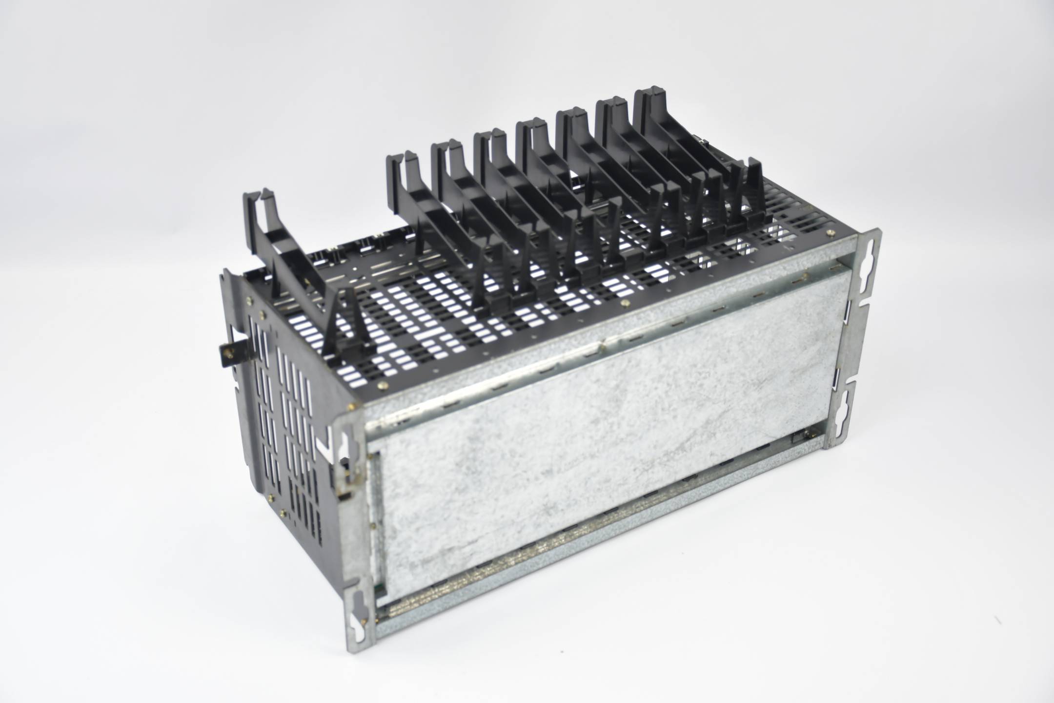 Telemeqanique Rack BAC SPL 8PAS TSX 67-10/20 ( TSX RKN 82 )