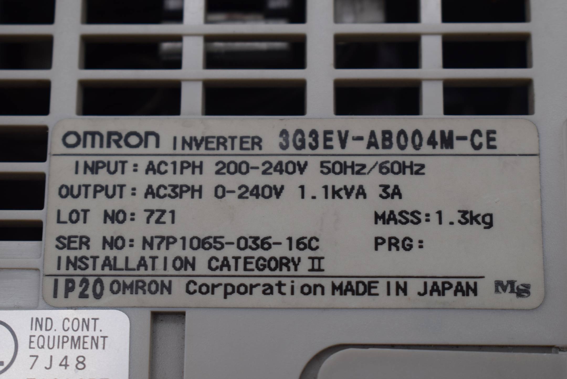 Omron Frequenzumrichter 3G3EV-AB004M-CE 200-240V