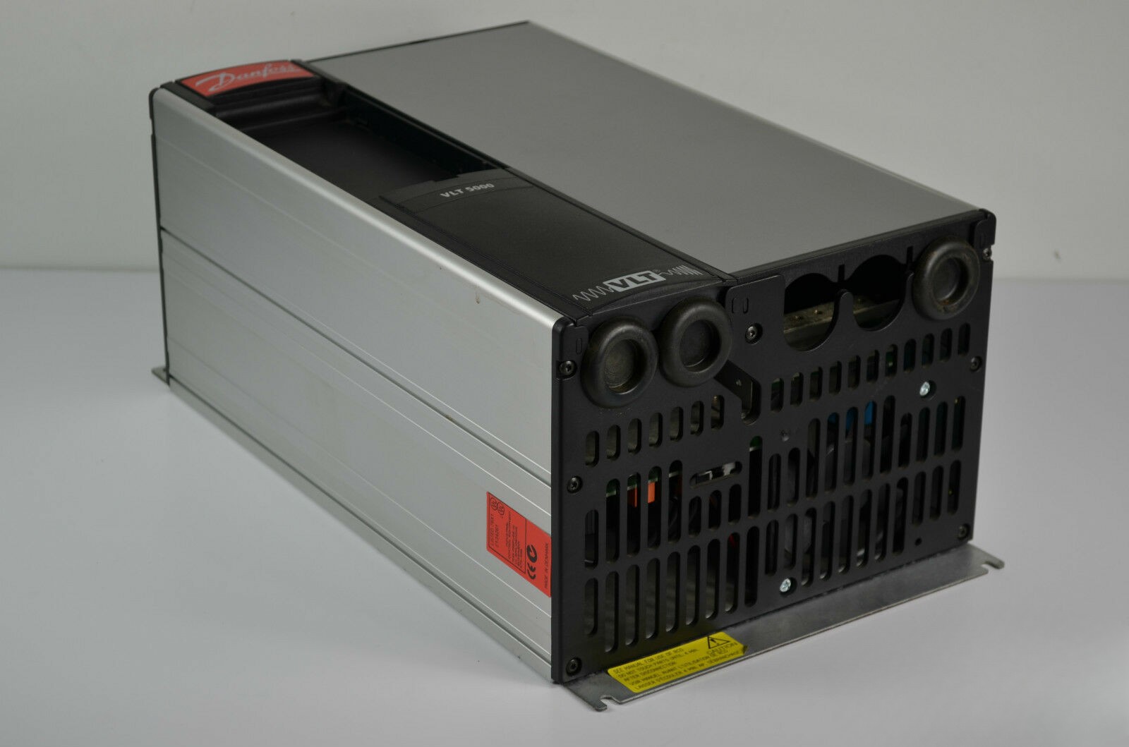 Danfoss VLT 5000 VLT5001PT5C20STR3D0F00A00C0 1,7kVA 175Z0116