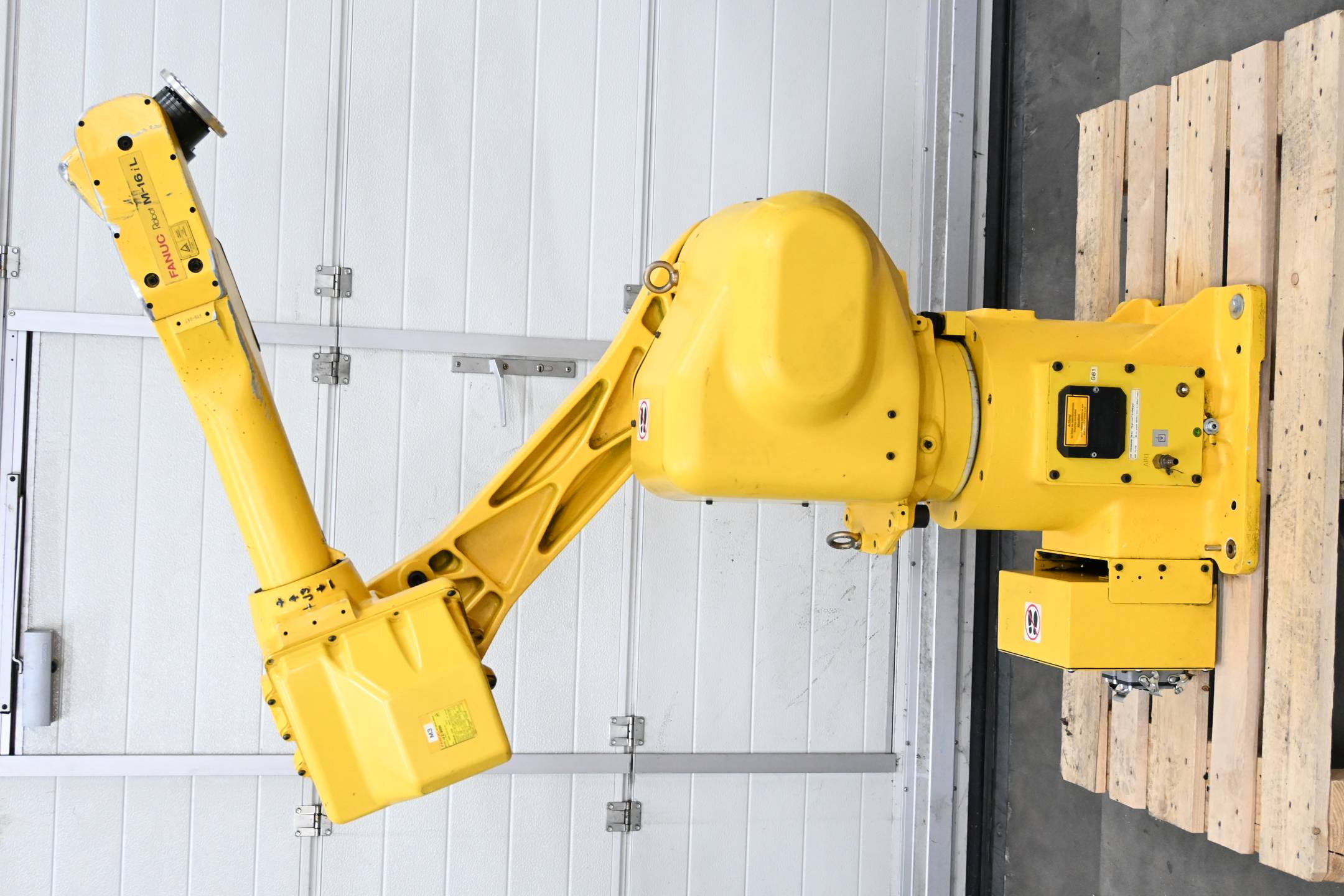 Fanuc Roboter Robot M-16iL / A05B-1212-B302 inkl A05B-2403-B013 + A05B-2301-C375