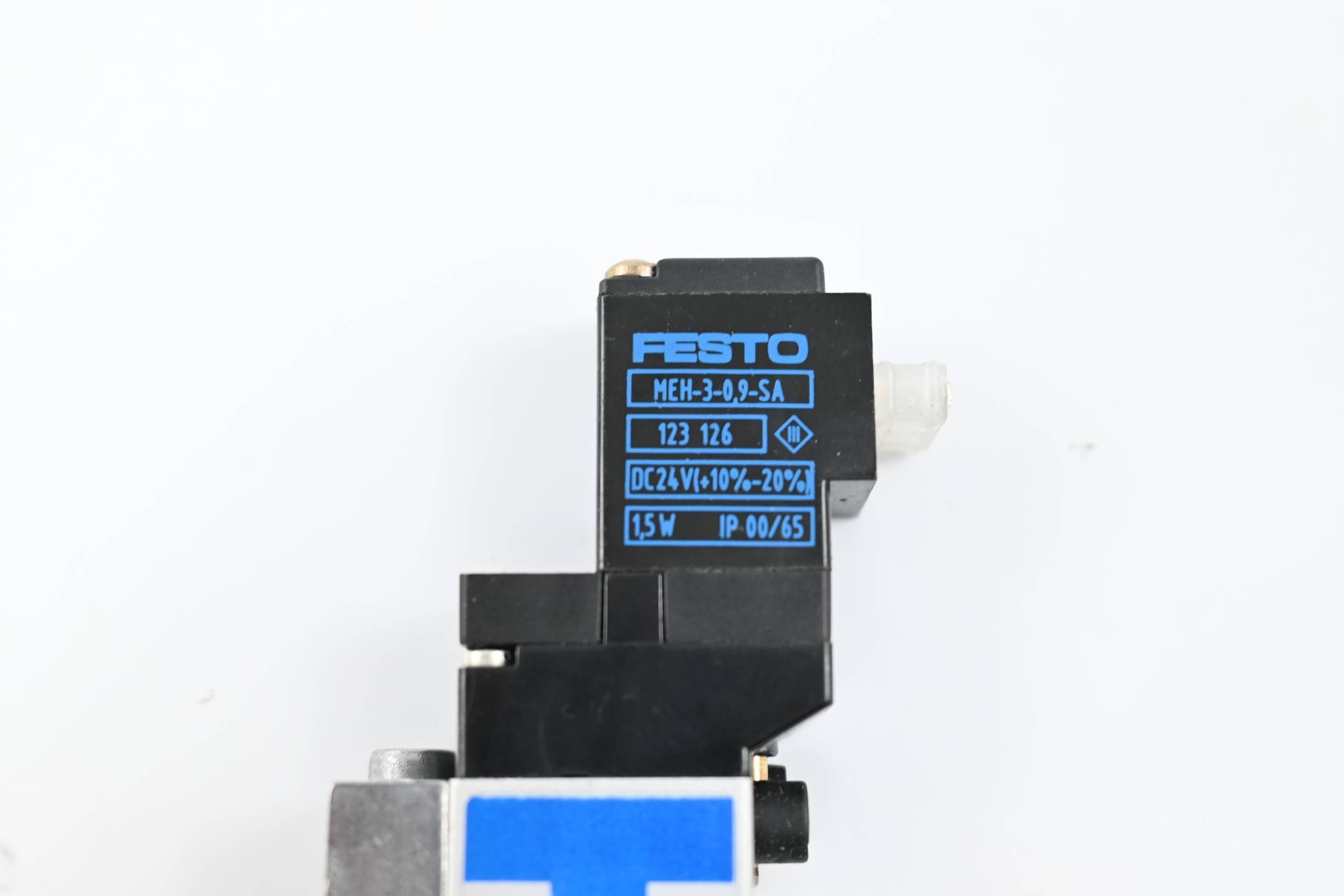 Festo Magnetventil MEH-3/2-1/8-SA ( 154810 ) + MEH-3-0,9-SA ( 123126 )
