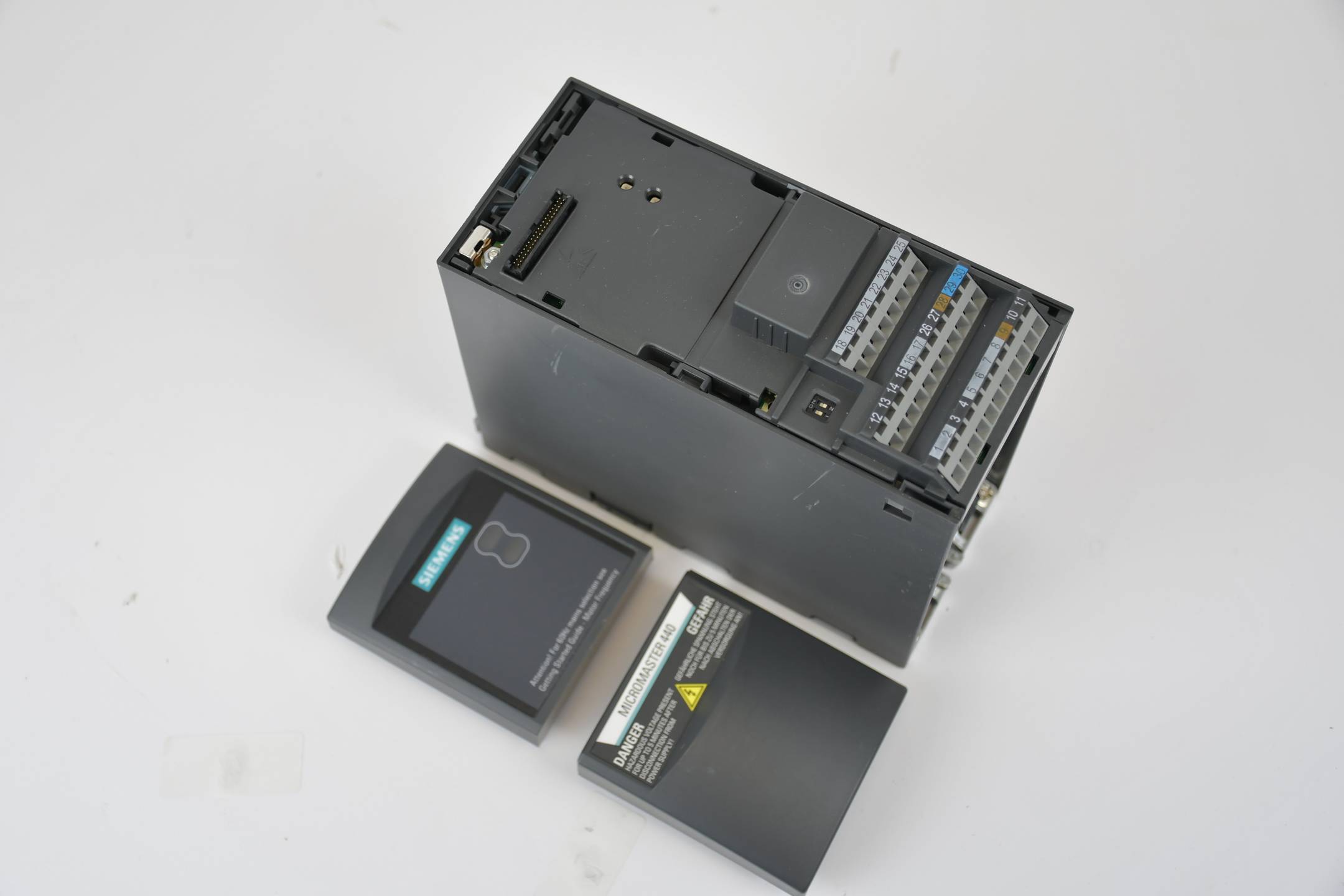 Siemens micromaster 440 Umrichter 6SE6440-2AB13-7AA1 ( 6SE6 440-2AB13-7AA1 )