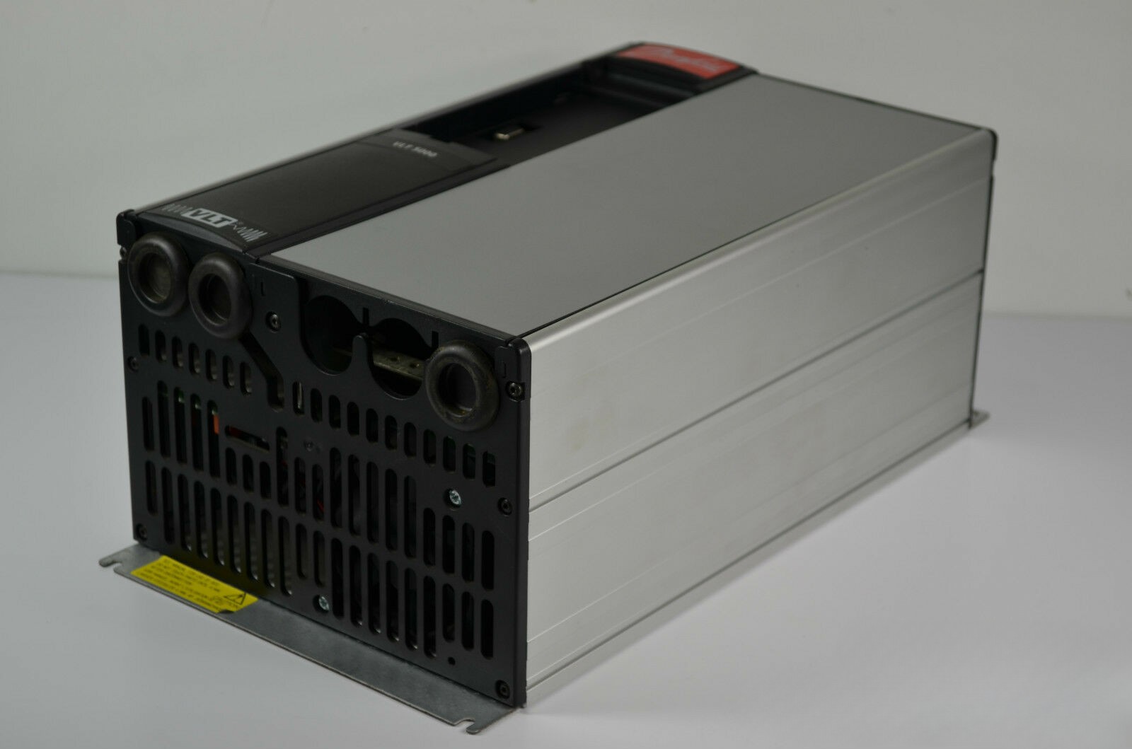 Danfoss VLT 5000 VLT5001PT5C20STR3D0F00A00C0 1,7kVA 175Z0116