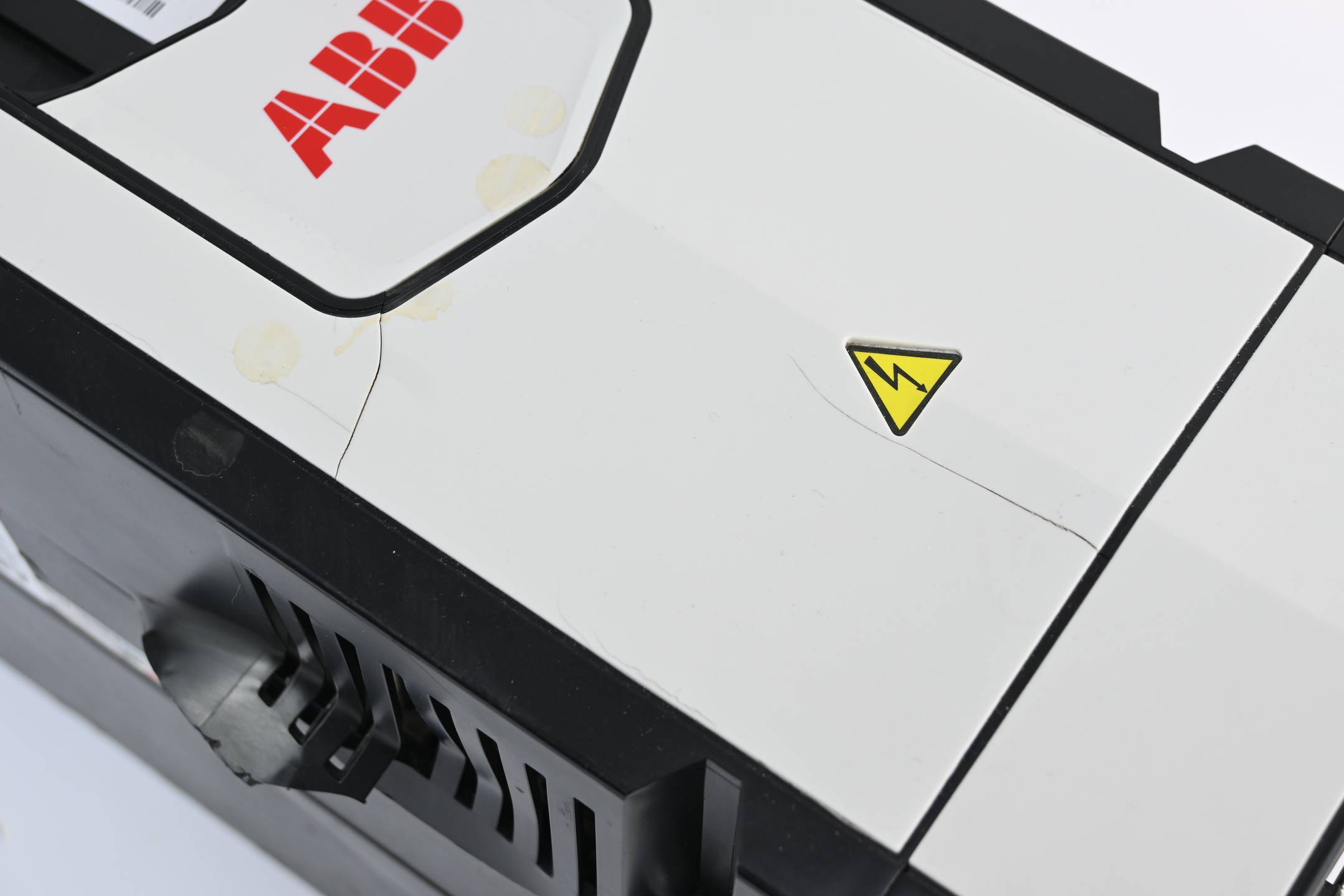 ABB Frequenzumrichter ACS880-01-025A-3+E202+L502+L503+N7510+N8010+P904+X1557