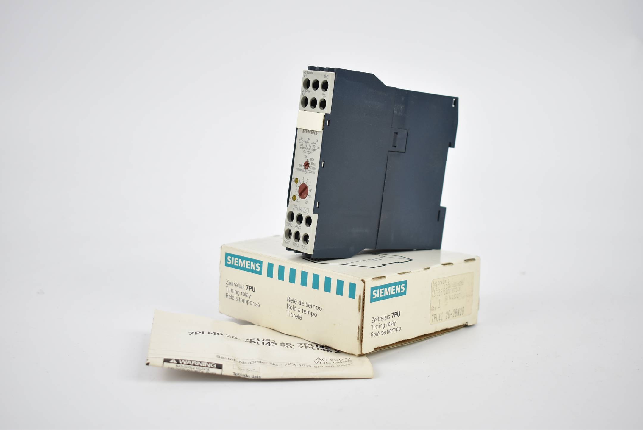 Siemens 7PU Zeitrelais 2220/240VAC 24VUC 50/60Hz 100h 7PU4120-2BN20 ( 7PU4 120-2BN20 )