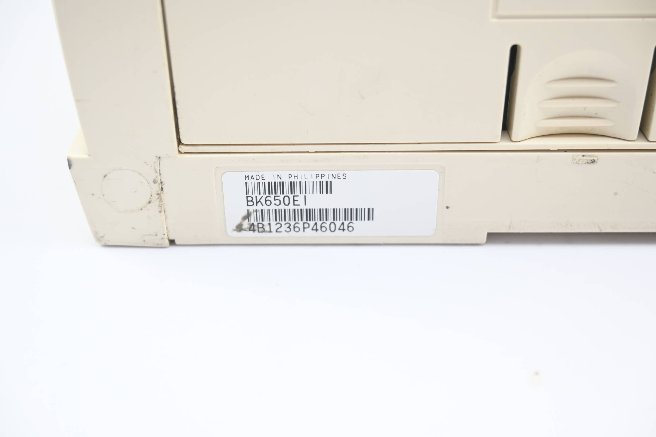 APC Back-UPS CS 650 ( BK650EI ) 