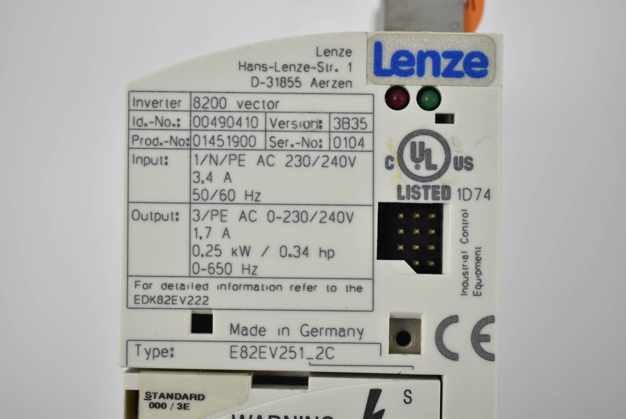 Lenze 8200 vector Frequenzumrichter E83EV251_2C ( 00490410 ) E83EV251S2C