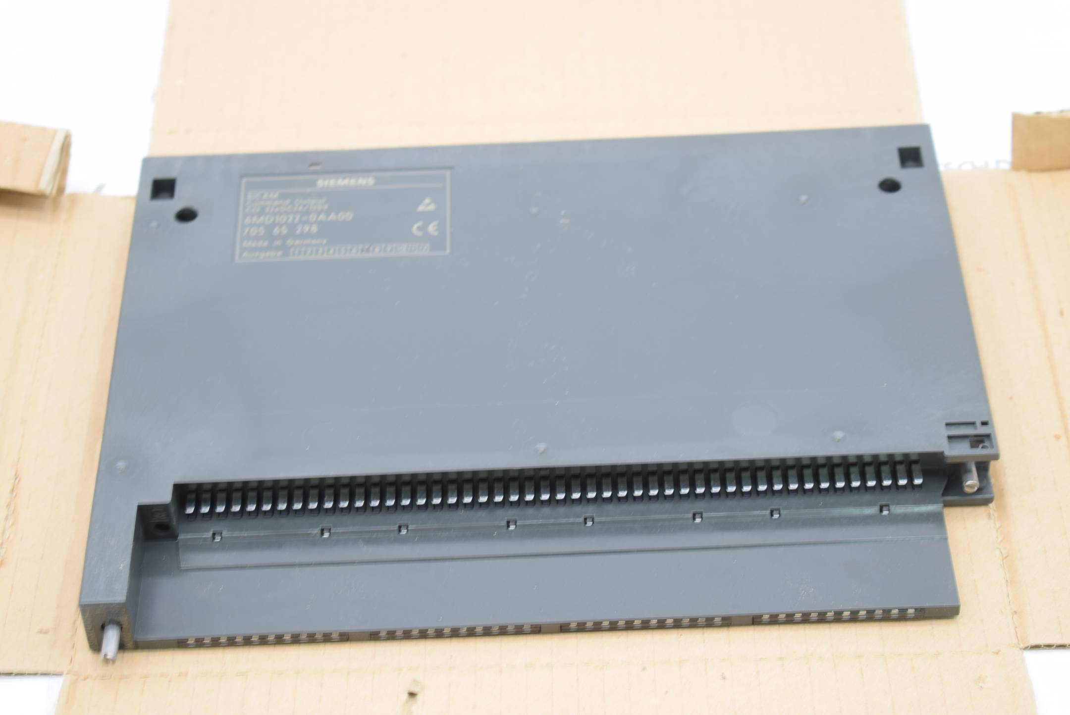 Siemens sicam RTU Befehlsausgabe CO32 32 6MD1022-0AA00 ( 6MD1 022-0AA00 ) E7