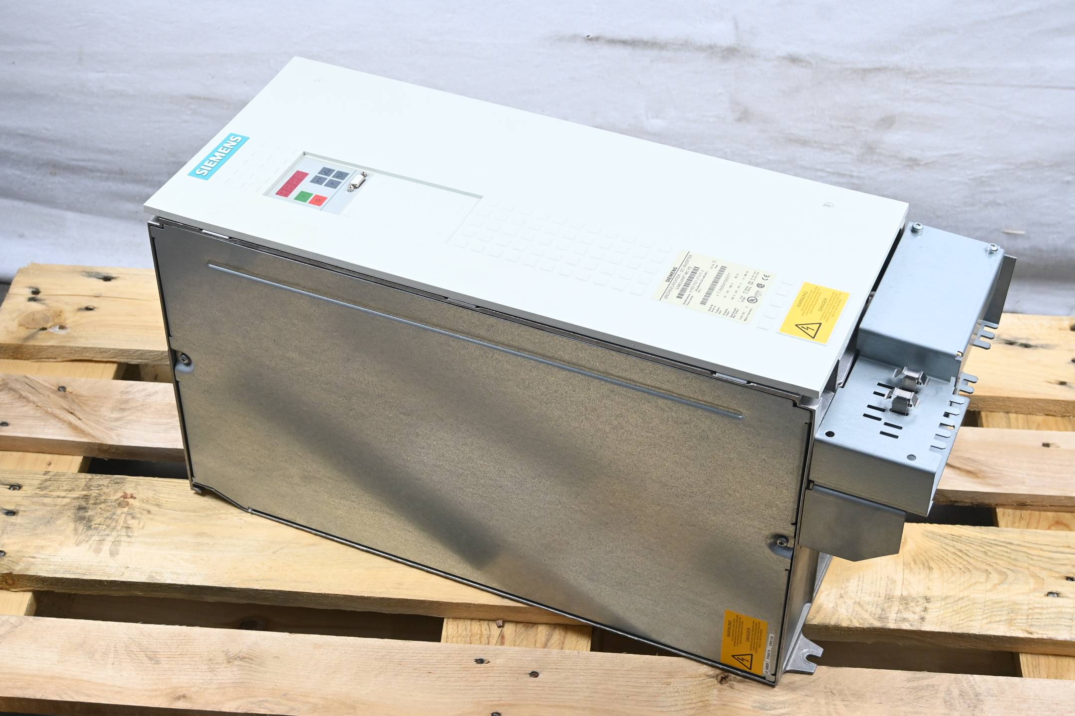 Siemens Simovert Wechselrichter 6SE7027-2TD71-Z ( 6SE7 027-2TD71-Z ) E-Stand: D