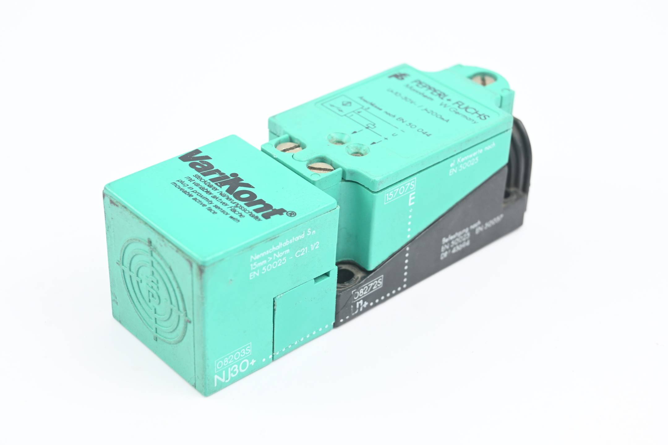 Pepperl+Fuchs Induktiver Sensor NJ30+U1+E ( 08203S + 08272S + 15707S )