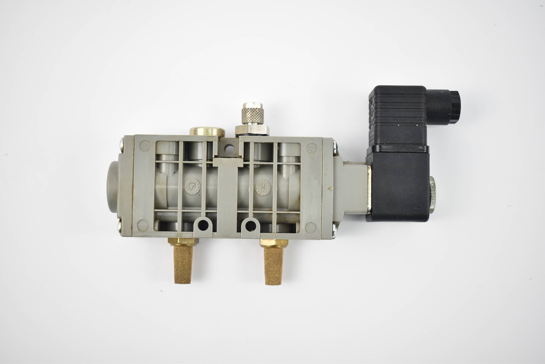 Bosch / Rexroth Pneumatikventil 0 820 023 040 ( 0820023040 ) inkl. Wegeventil