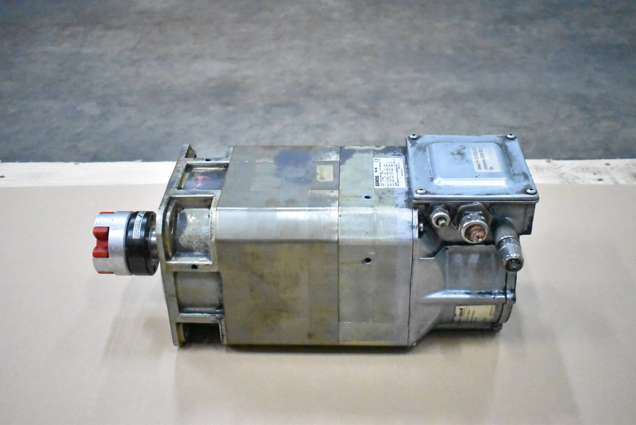 Siemens Servomotor  7kW 2000rpm 33,4Nm 17,5A 1PH7103-2NG02-0CJ0