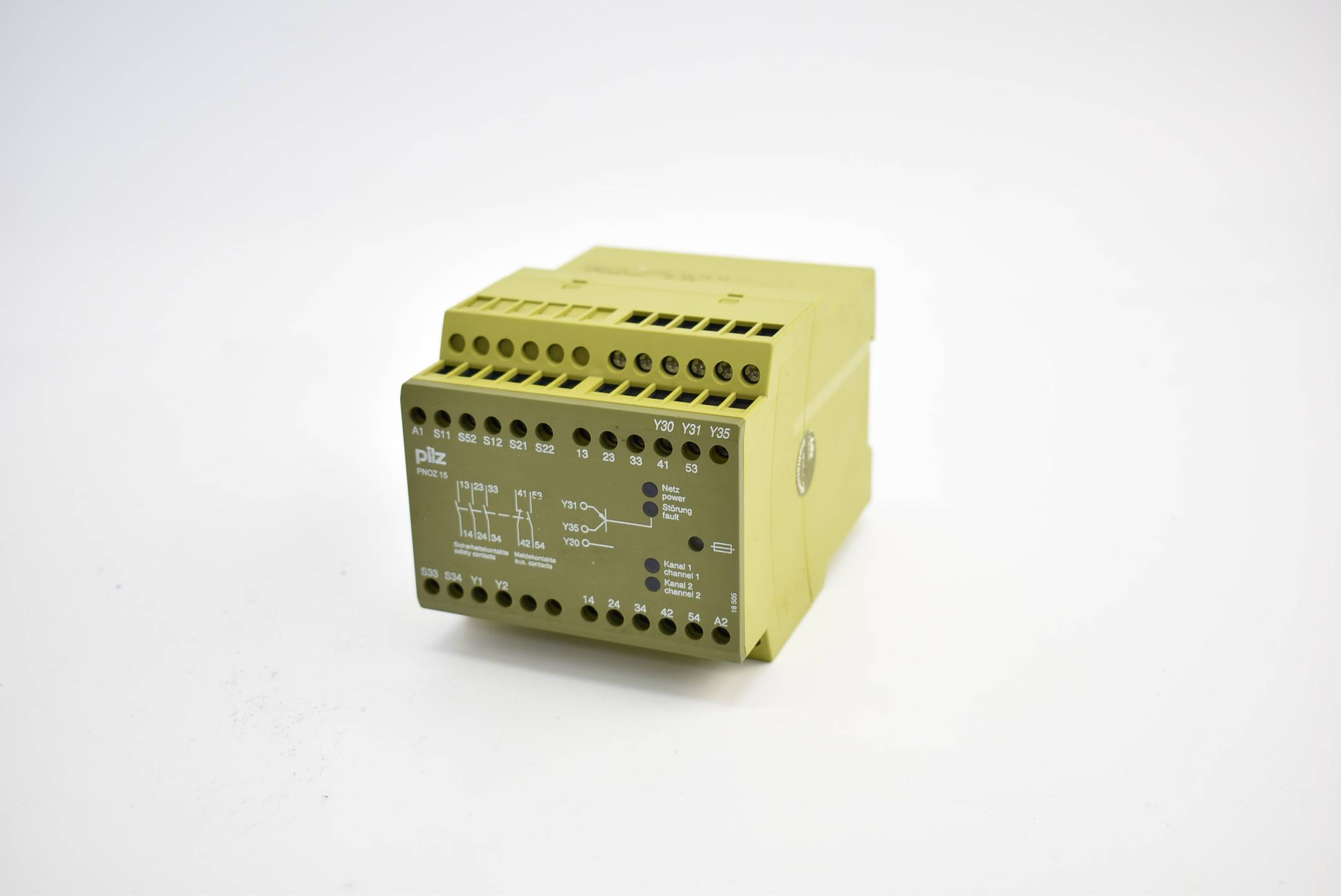 Pilz Sicherheitsschaltgerät PNOZ 15 24VDC 3S 1S 1Ö ( 774050 )