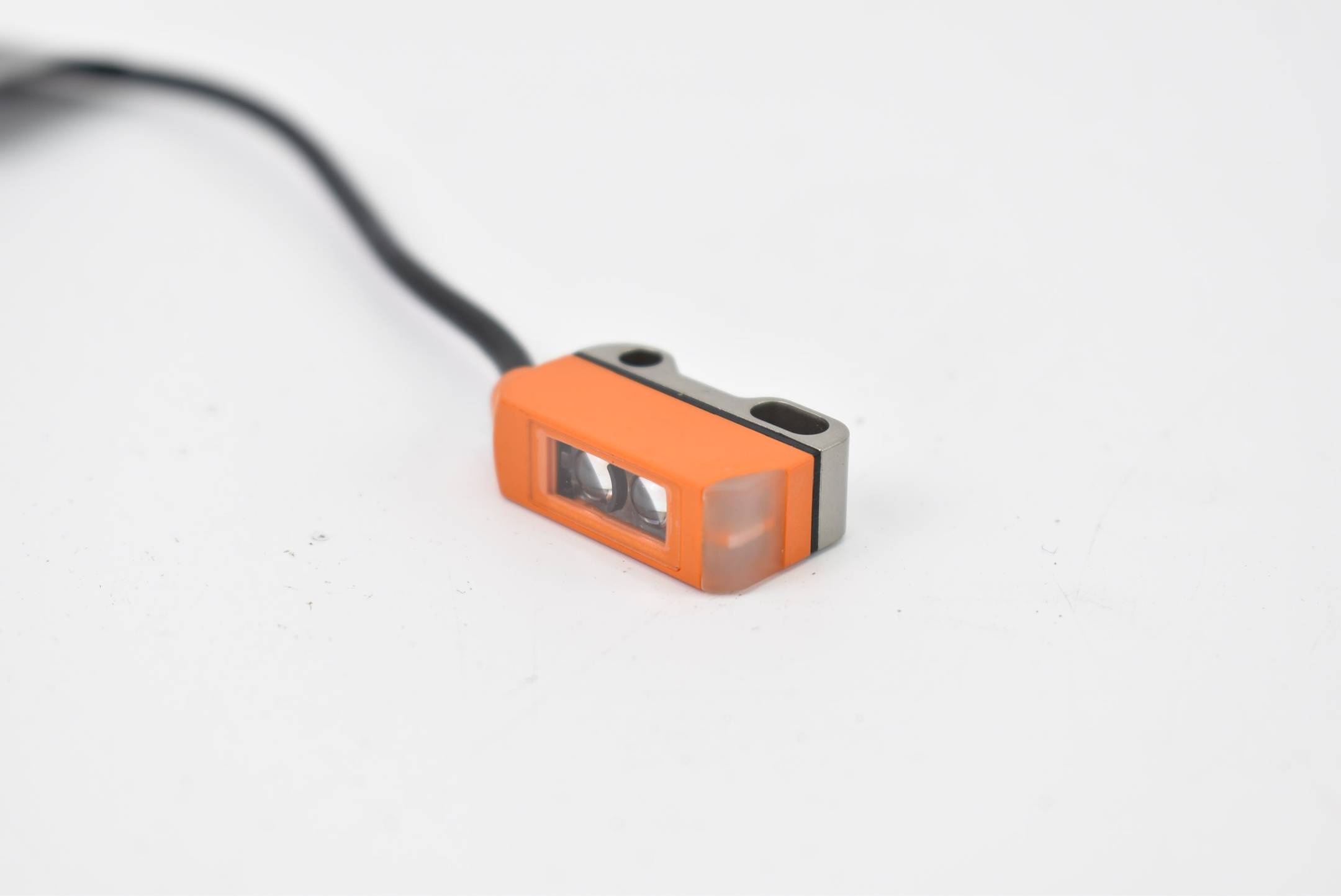 Ifm Reflexionslichttaster mit Hintergrundausblendung 30mm 10-30 VDC 100mA O8H210