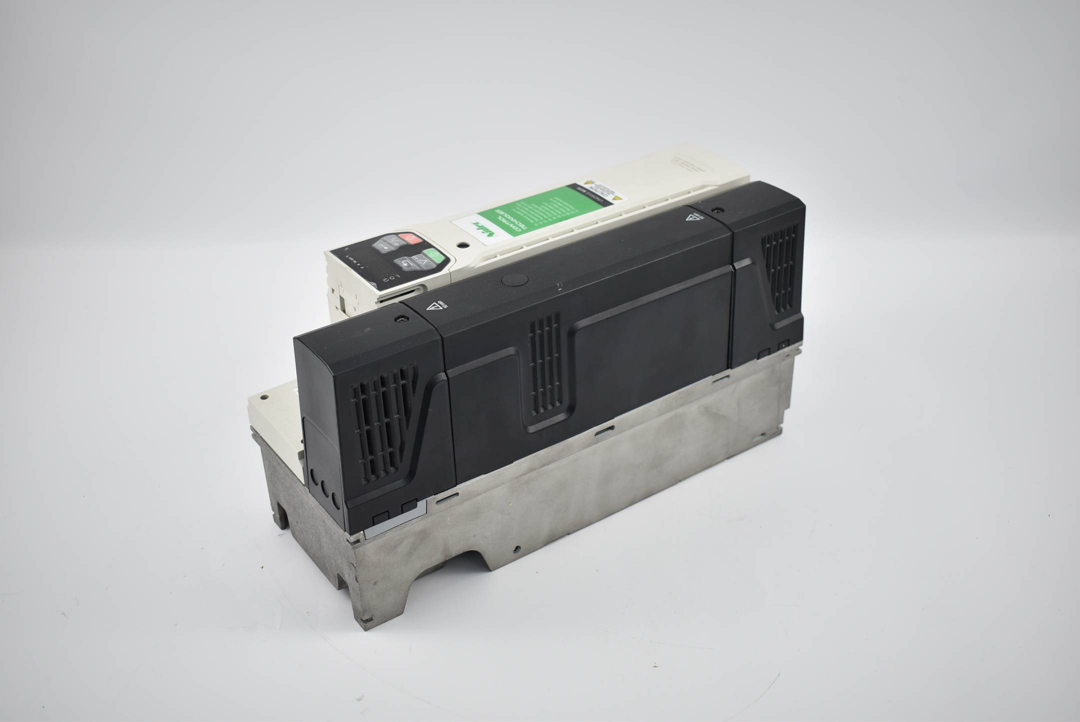 Emerson / Nidec Unidrive M200 M200-054 00270 A ( 11/15kW 380-480V 50-60Hz )