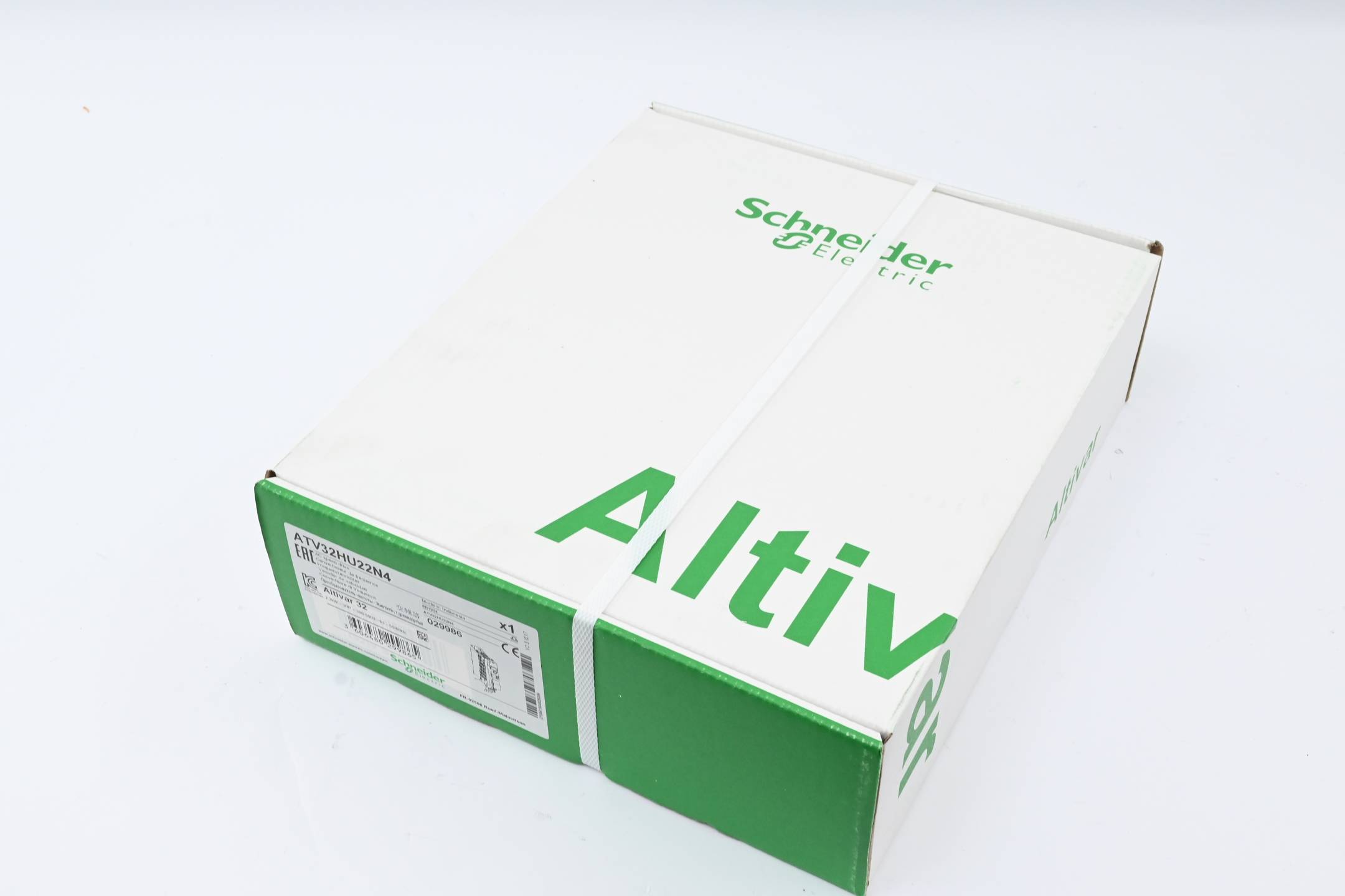 Schneider Electric Frequenzumrichter Altivar 32 ATV32HU22N4 ( 029986 )