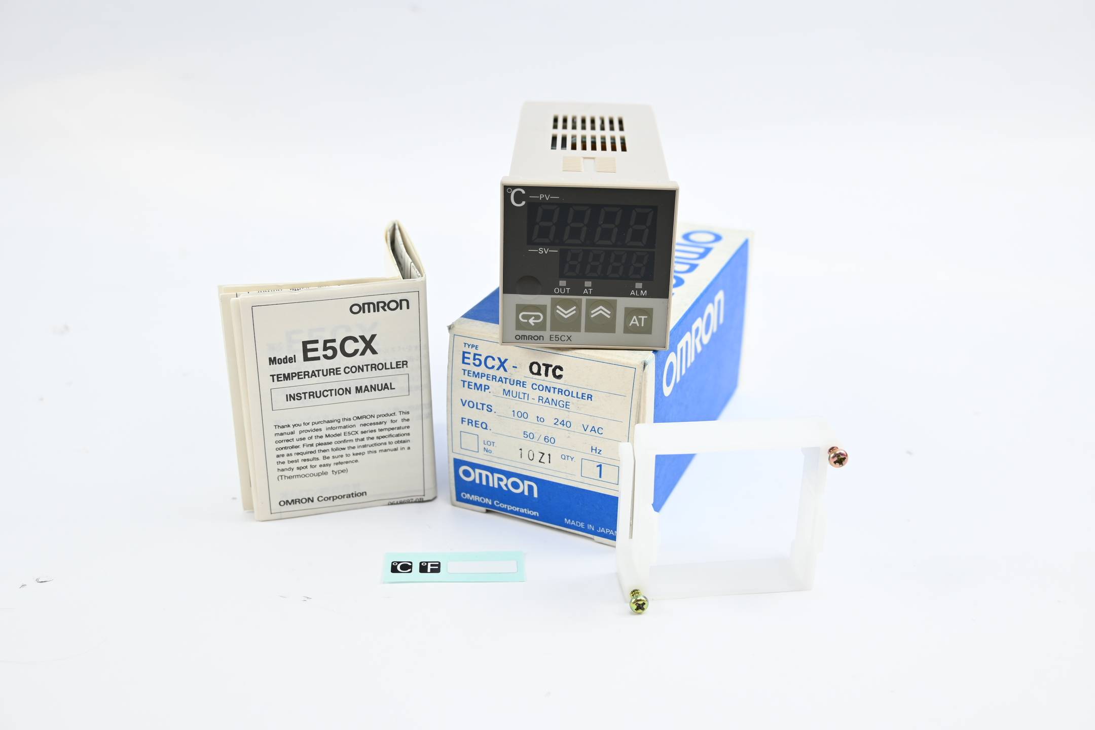 Omron Temperatur Controller Multi Range 100-240 VAC ( E5CX-QTC )