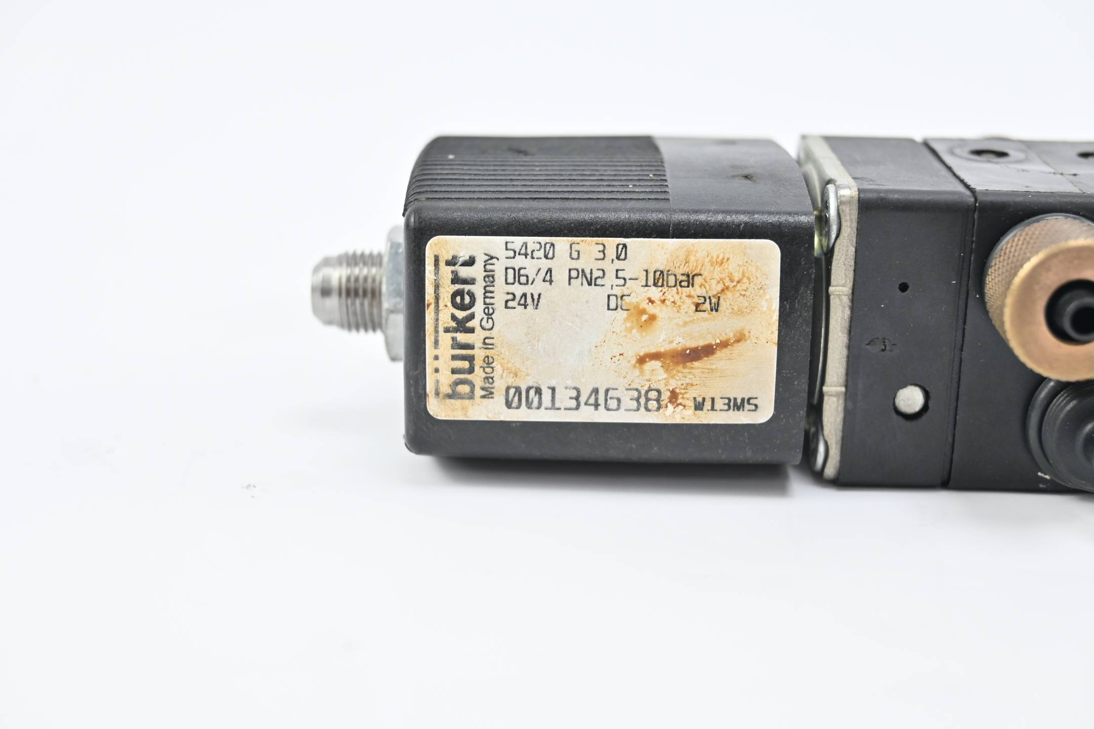 Bürkert 4/2-Wege-Magnetventil 5420 G 3,0 D6/4 PN2,5-10bar ( 00134638 )