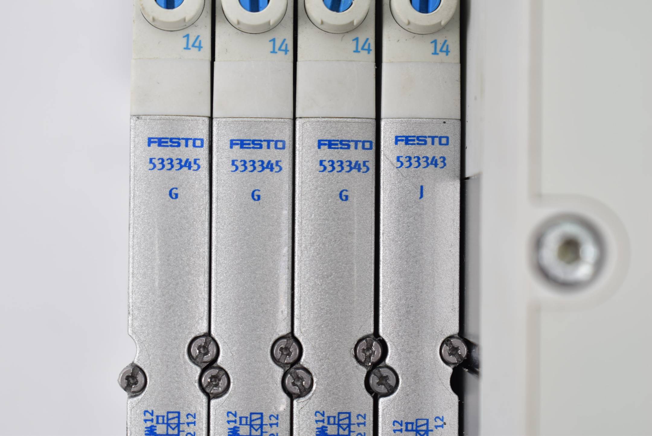 Festo VPPM-6TA-L-1-F-0L6H-S1 + VMPA1-FB-EMS-8 + VMPA-FB-EMG-P1