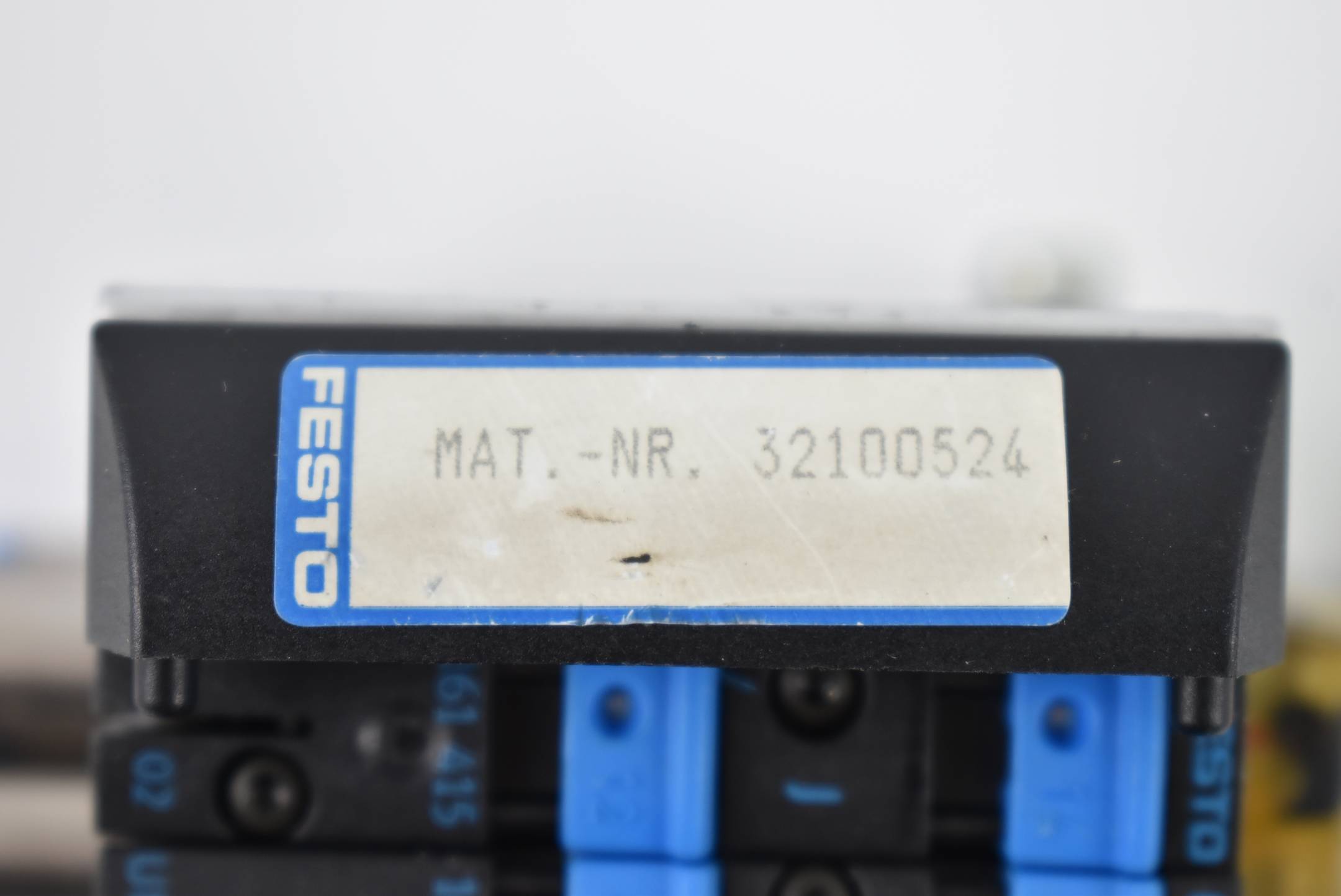 Festo Ventilinsel CPV-10-VI0174 + 32100524 + 2 x Magnetventil 161415