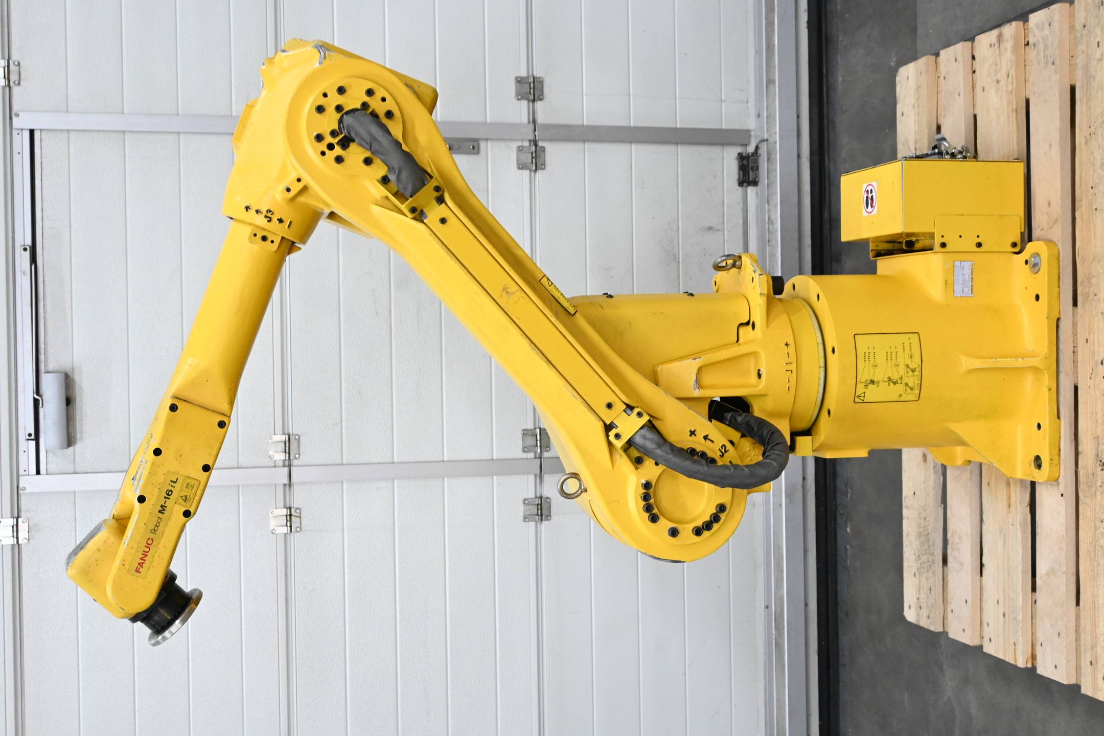Fanuc Roboter Robot M-16iL / A05B-1212-B302 inkl A05B-2403-B013 + A05B-2301-C375
