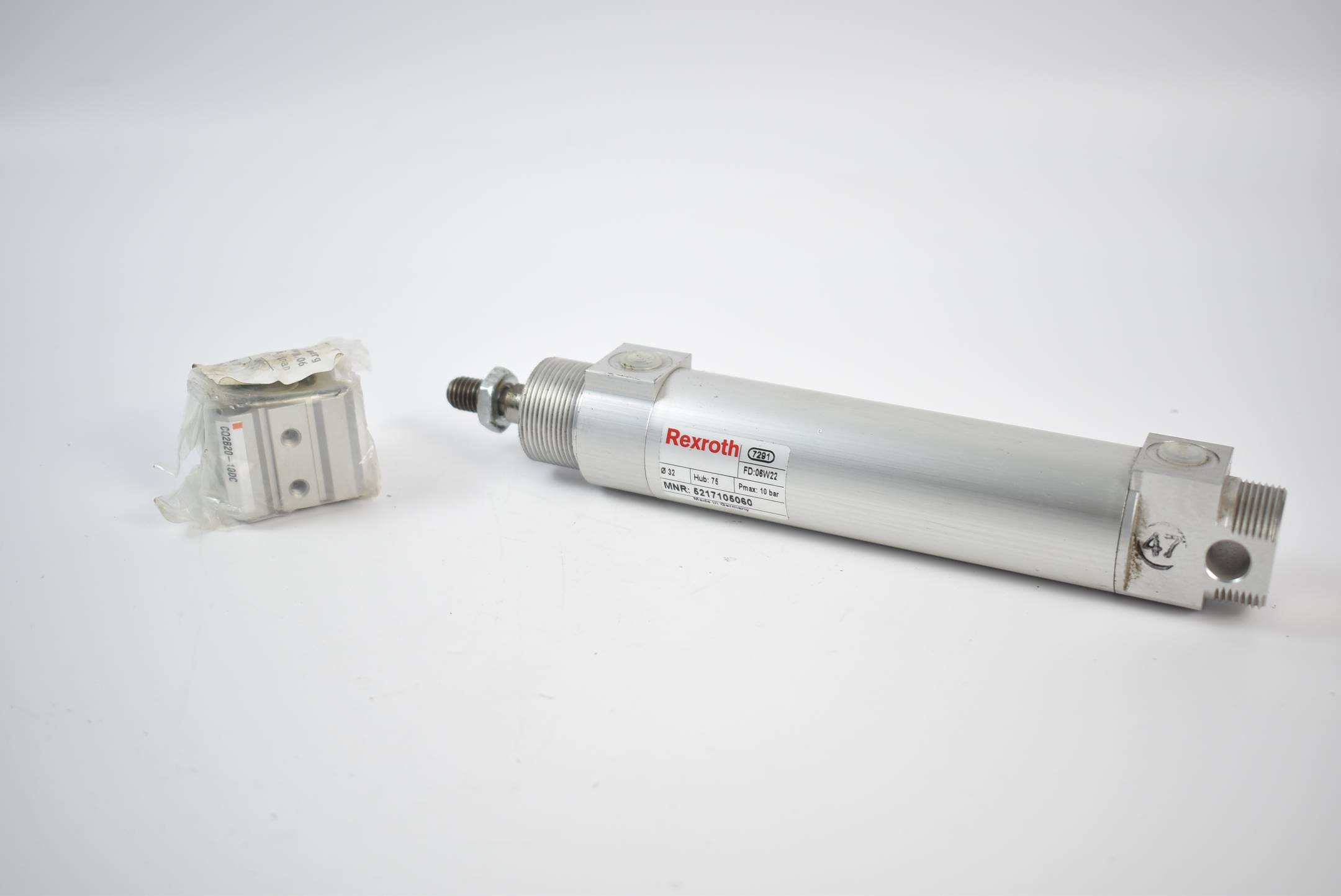 Rexroth Pneumatikzylinder 5 217 105 060 ( 5217105060 ) 10 bar + SMC CQ2B20-10DC