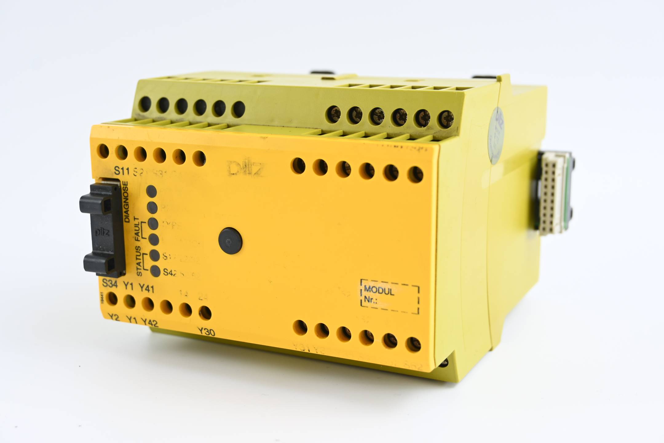 Pilz Sicherheitsrelais PNOZ XM1 24VDC 4n/o 1n/c 2so ( 774600 )
