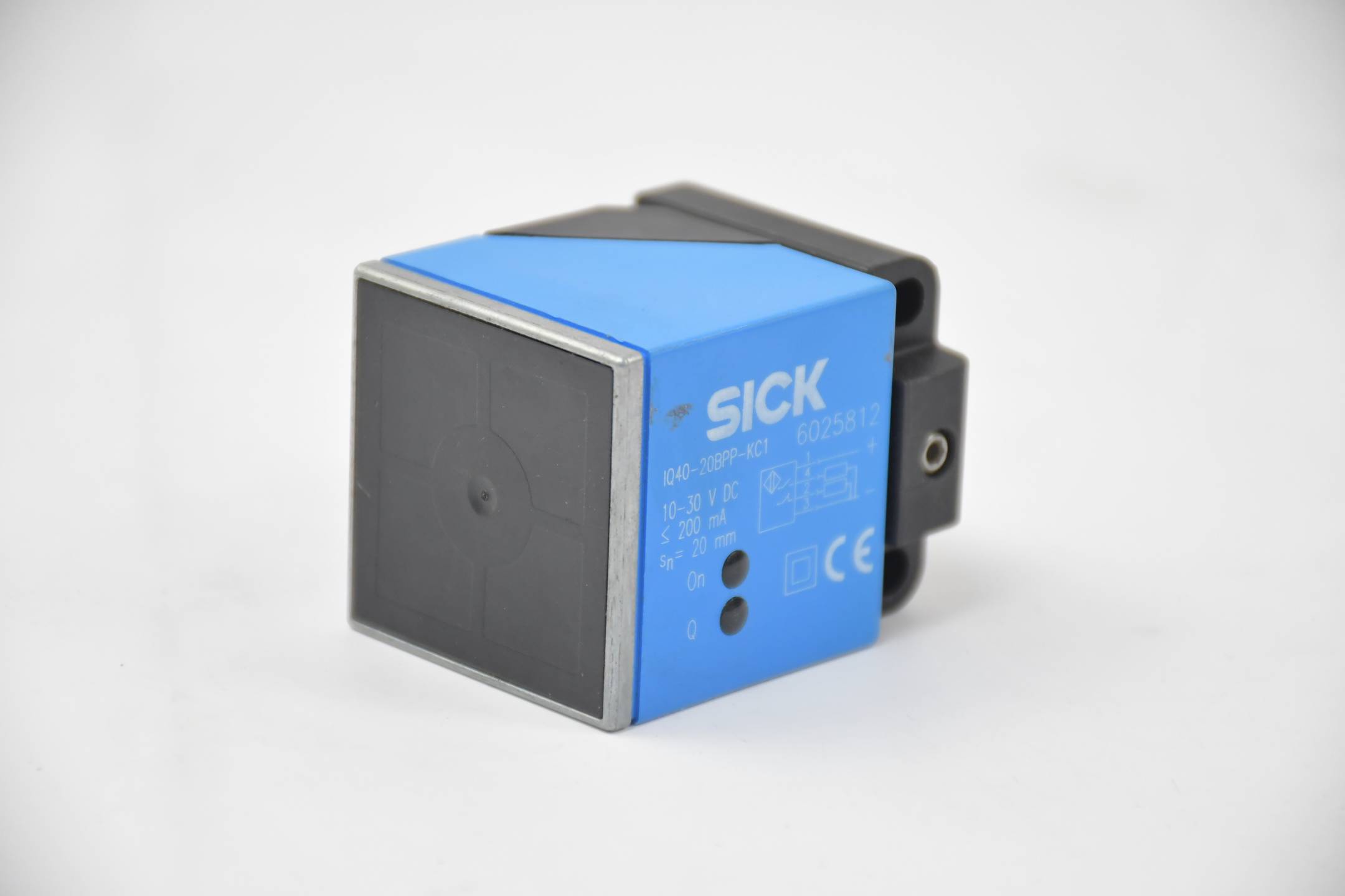 Sick Induktiver Näherungssensor IQ Standard IQ40-20BPP-KC1 ( 6025812 )