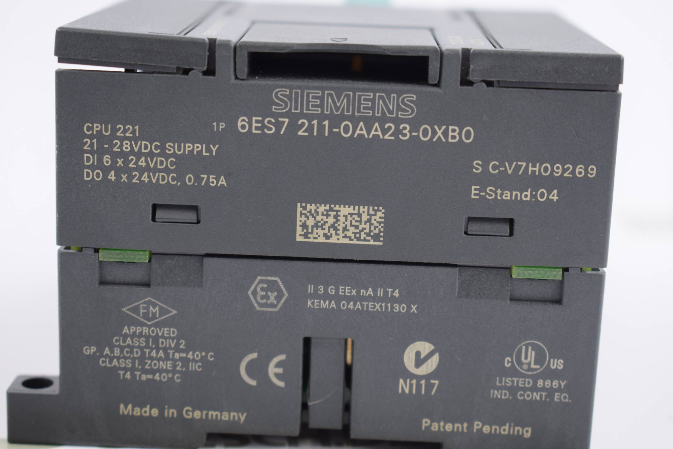 Siemens simatic S7-200 6ES7 211-0AA23-0XB0 ( 6ES7211-0AA23-0XB0 ) E4 + 6ES7201-8GE20-0XA0