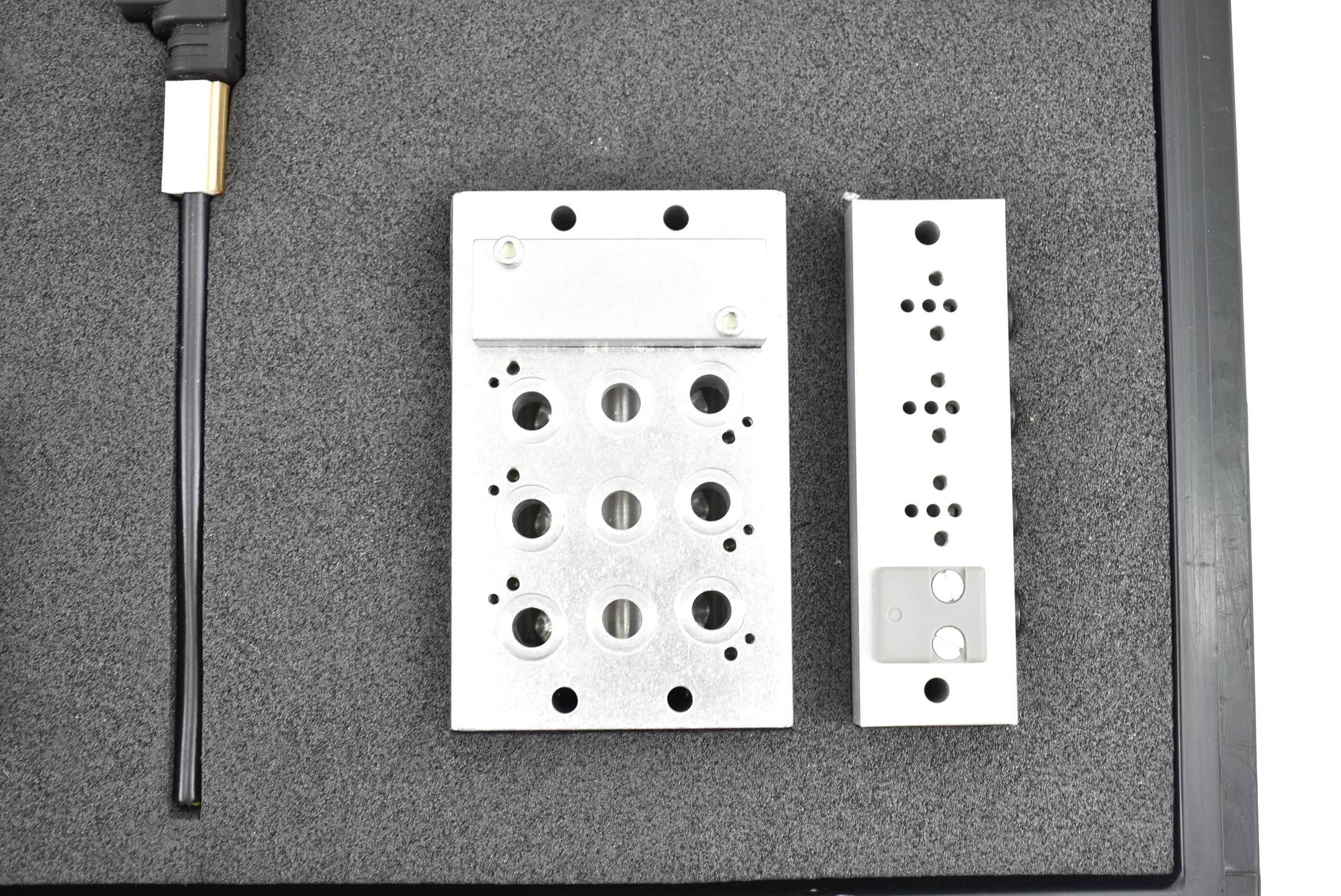 Bosch Koffer Set Wegeventile 0 820 038 002 + 1824210800 + 