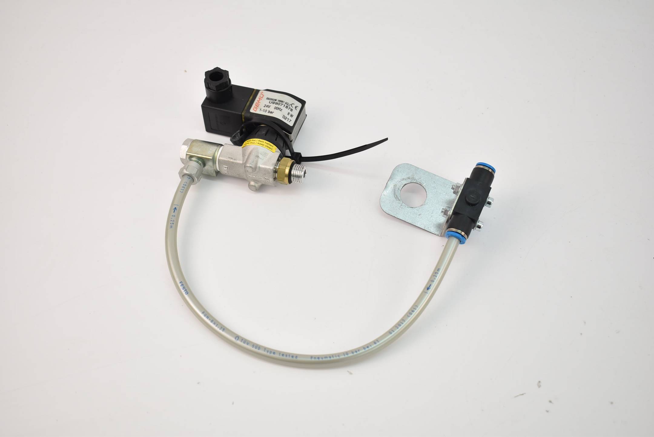 Gemü Magnetventil 24V 8W 1-10bar LR 76153 ( U99071878 ) inkl 