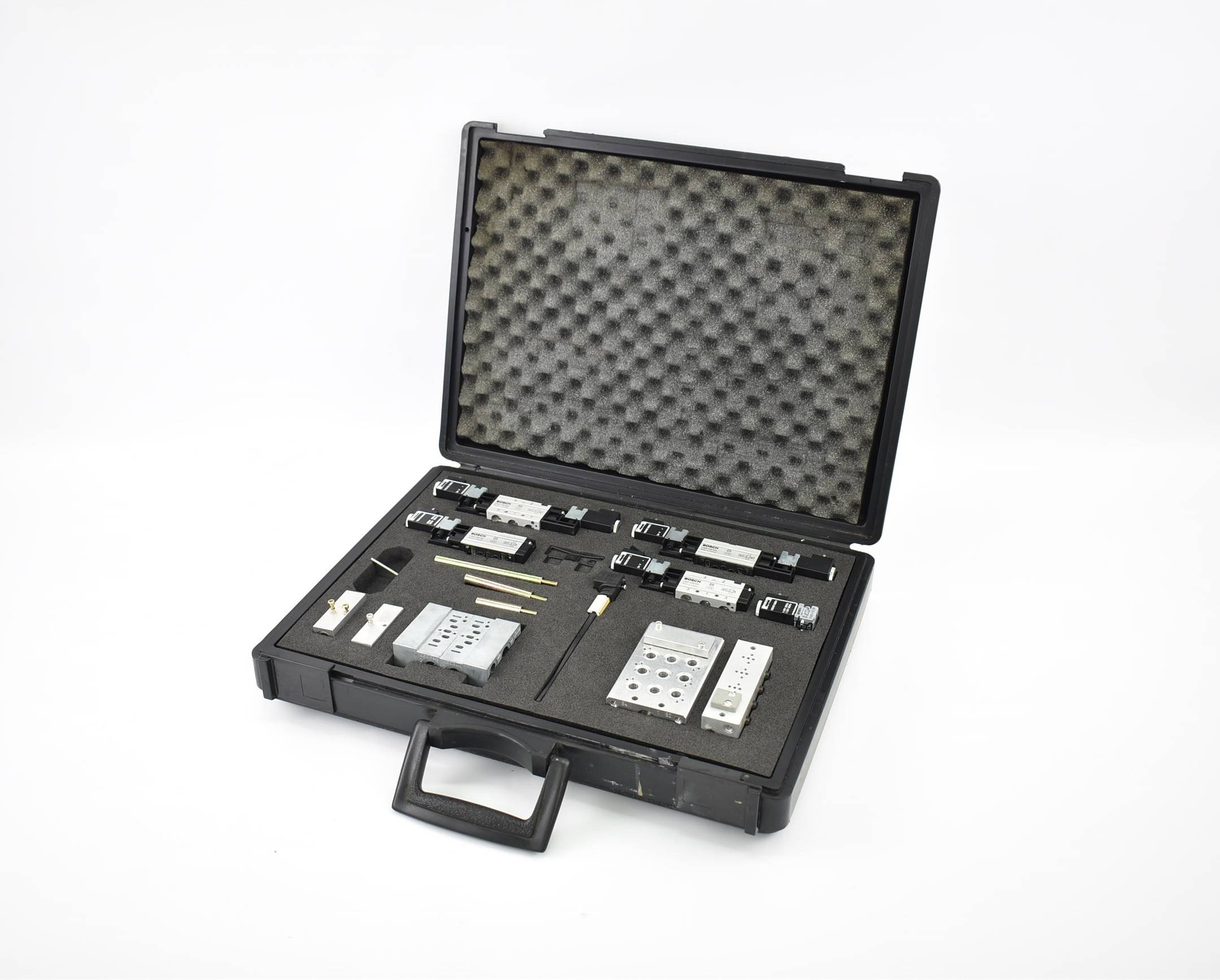 Bosch Koffer Set Wegeventile 0 820 038 002 + 1824210800 + 