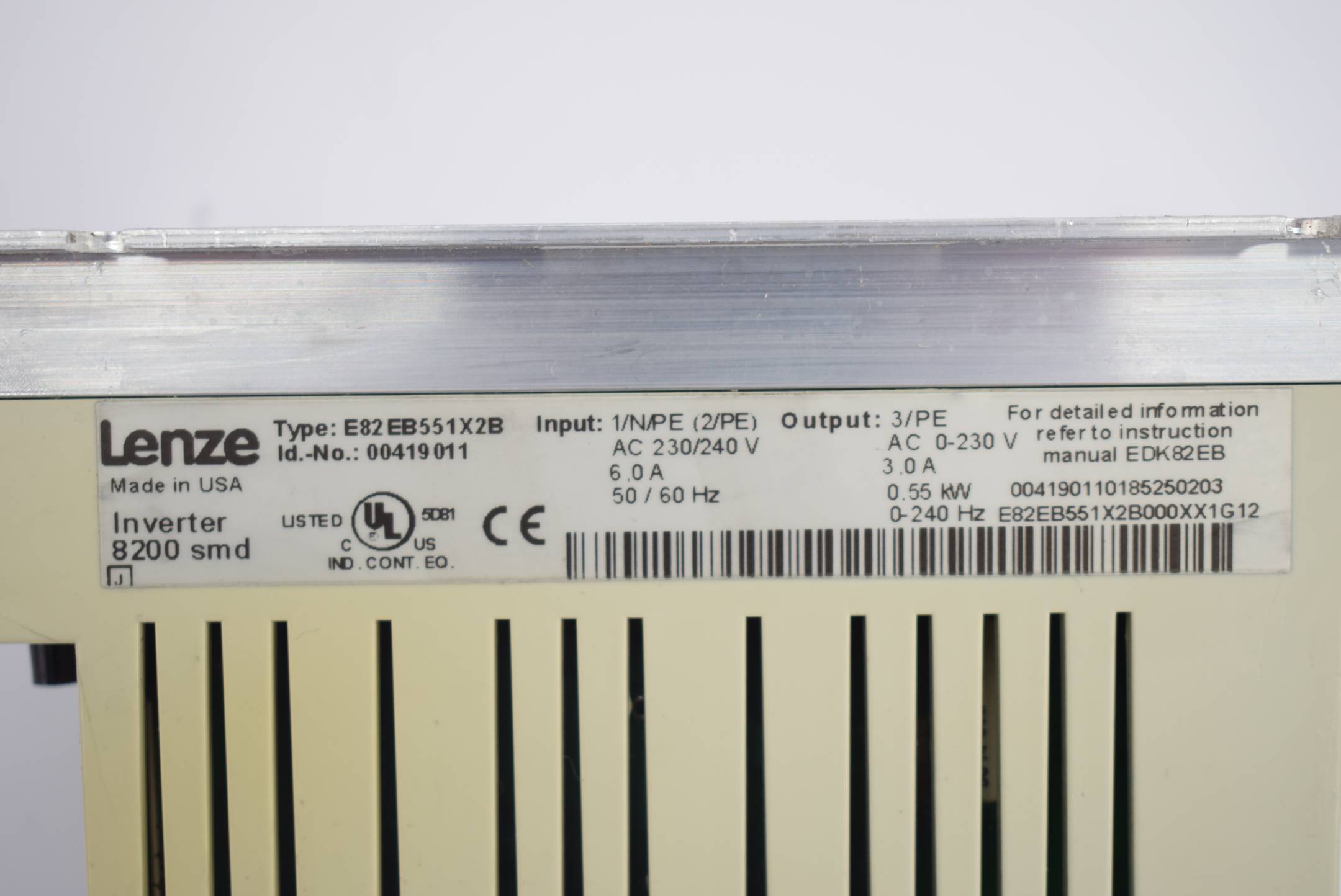 Lenze Frequenzumrichter Inverter 8200 smd E82EB551X2B ( 00419011 )