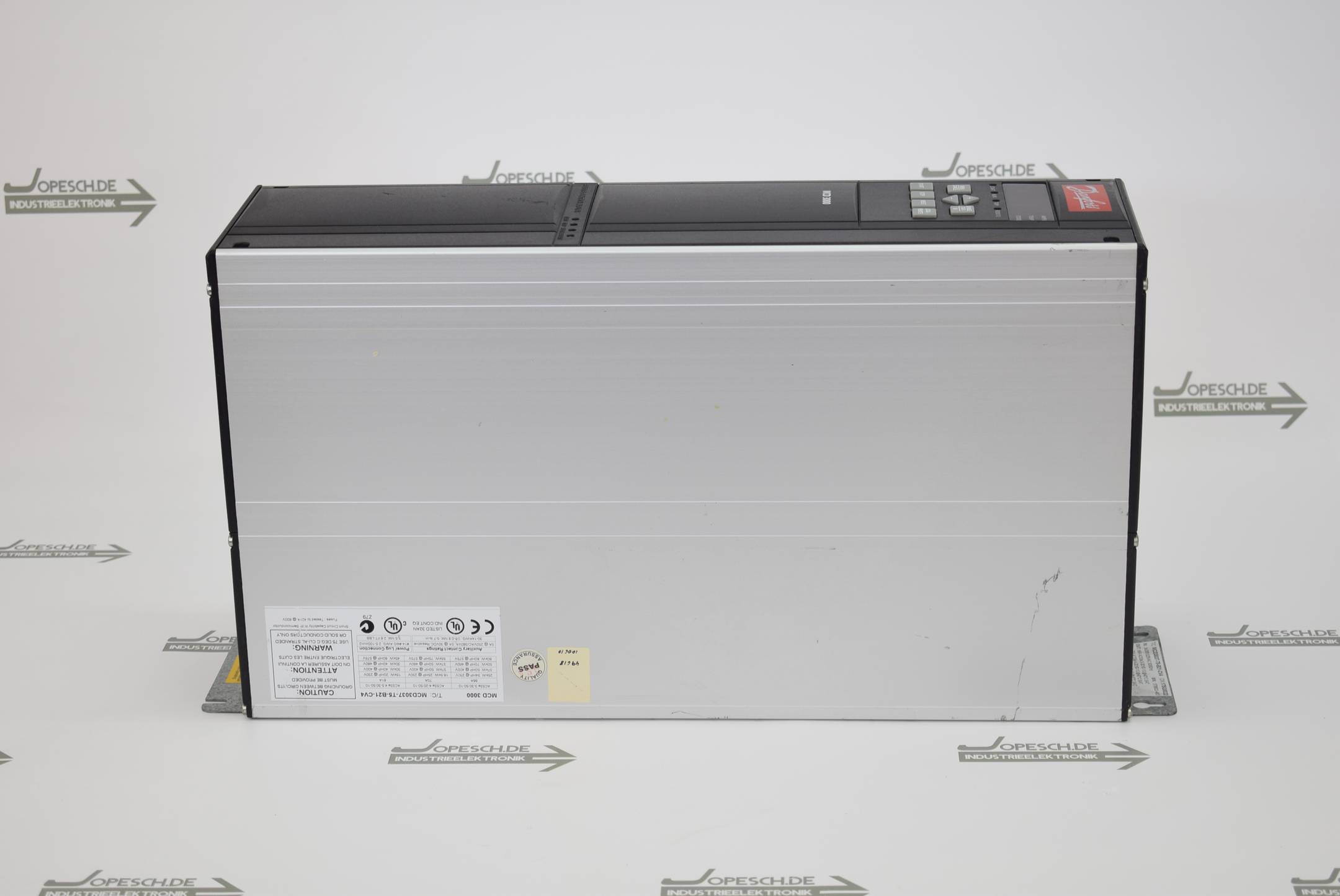 Danfoss Frequenzumrichter MCD 3000 MCD3037-T5-B21-CV4
