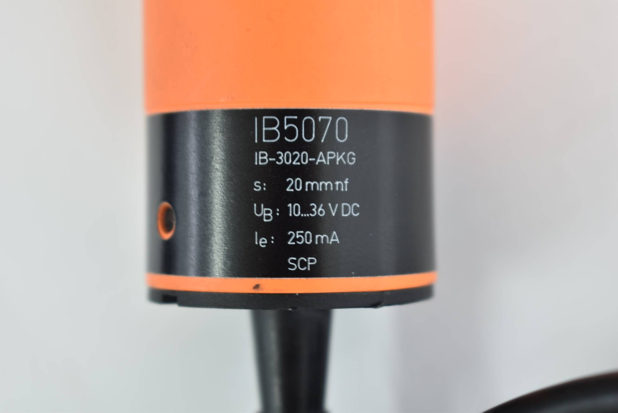 Ifm Electronic Induktiver Sensor IB5070 IB-3020-APKG/10M 