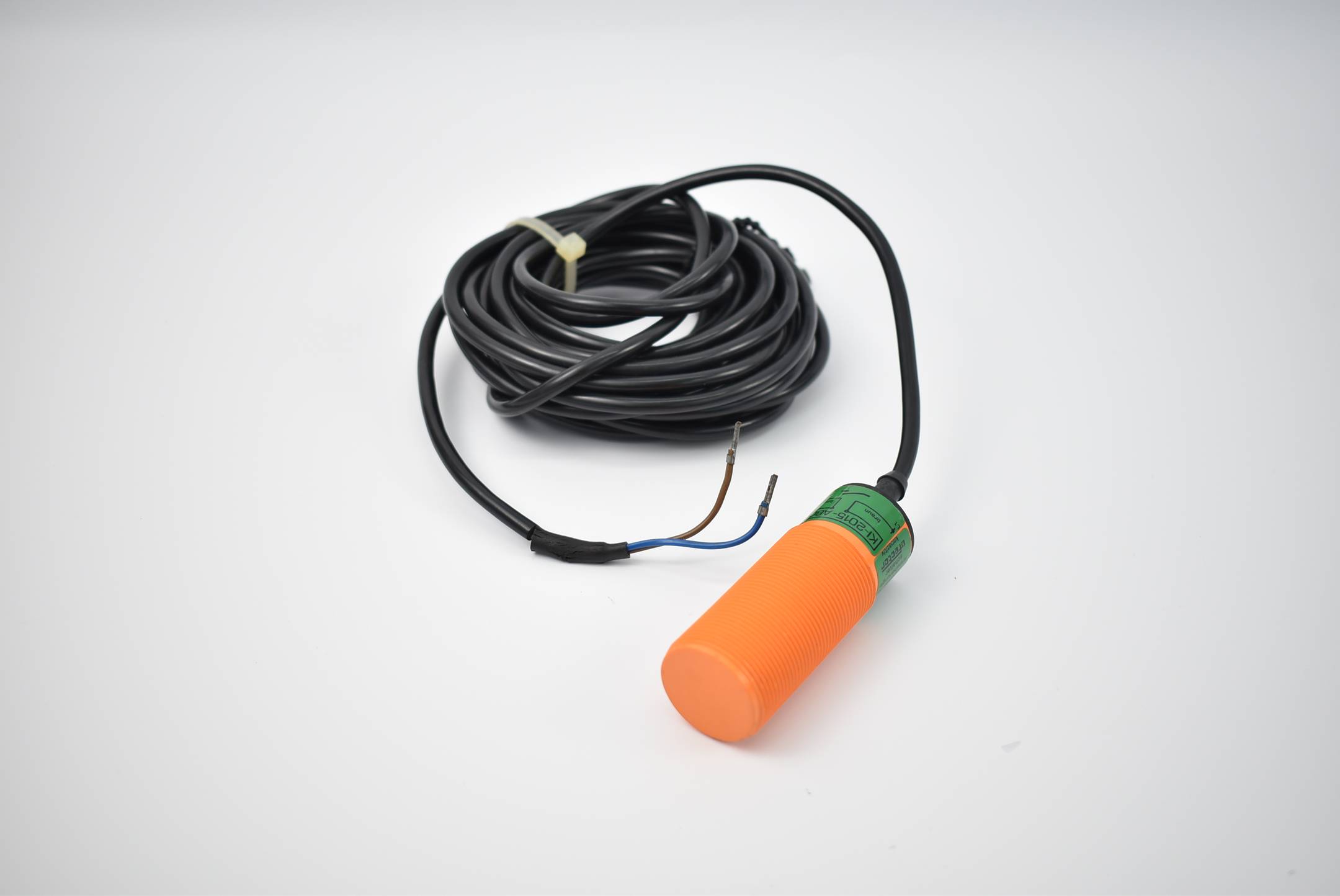 IFM electronic Kapazitiver Sensor KI-2015-ABOW ( 3-15mm 20-250VAC 500mA )