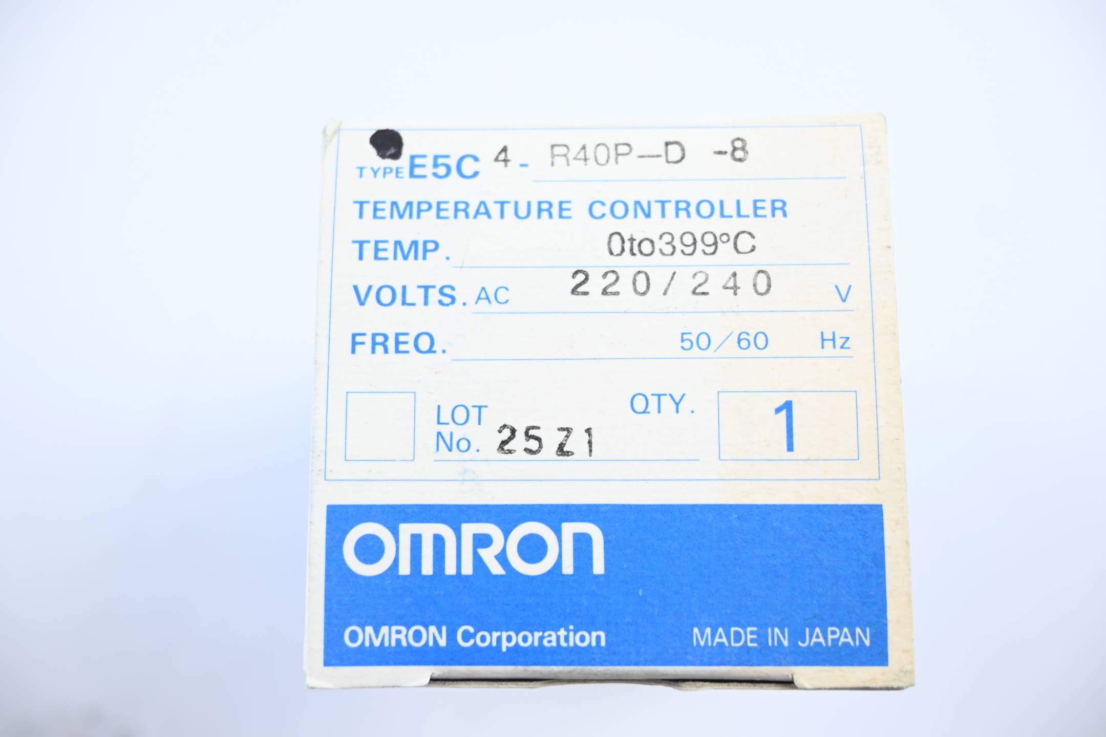 Omron Temperatur Controller 0-399°C 220/240 VAC ( E5C4-R40P-D-8 )