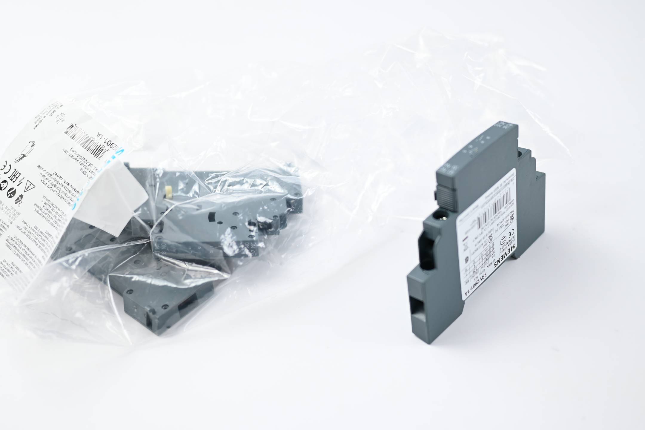 Siemens Hilfsschalter für Leistungsschalter 3RV2901-1A  ( 3RV2 901-1A ) 3 Stück