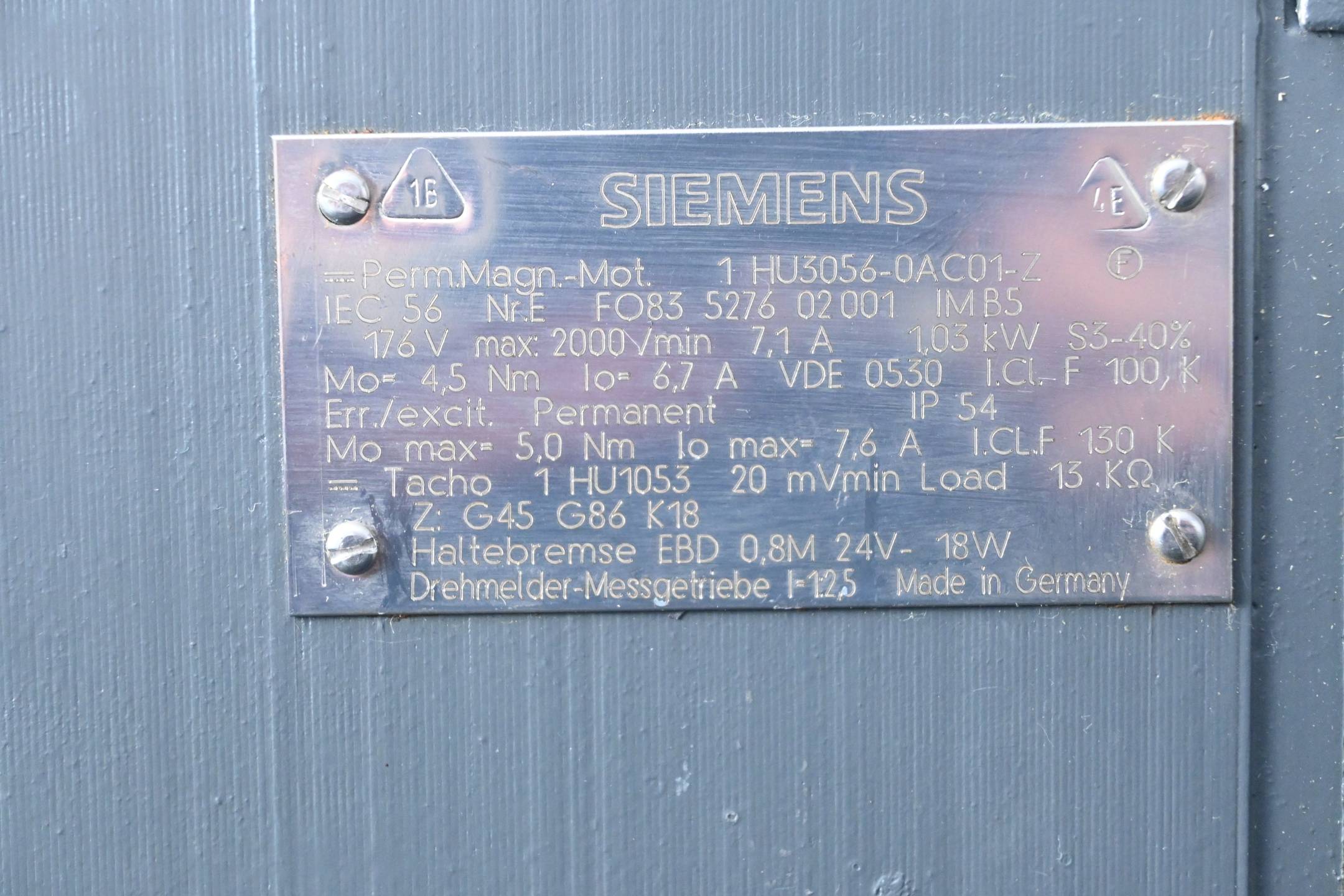Siemens Permanent Magnet Motor 1HU3056-0AC01-Z ( 1HU3 056-0AC01-Z )