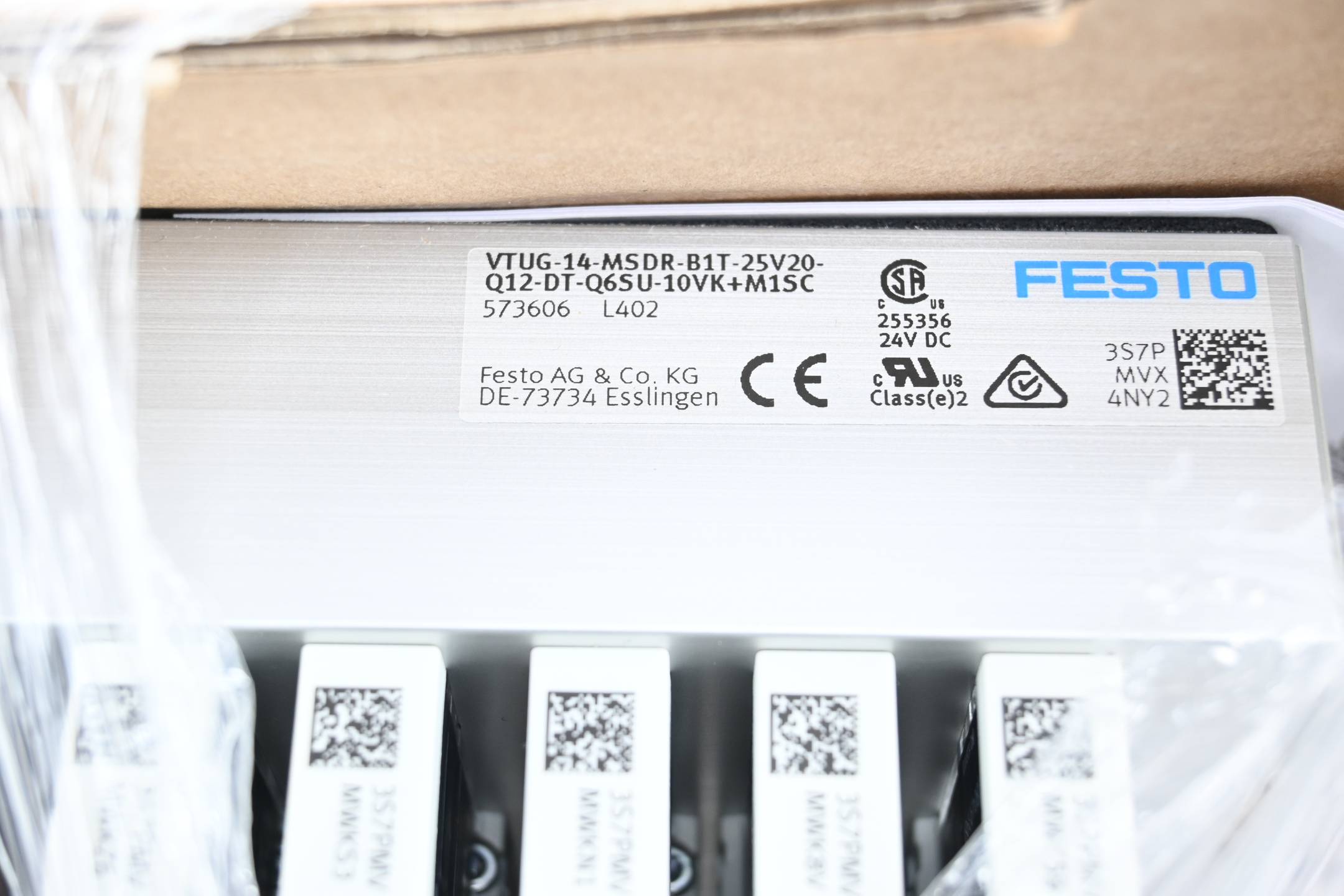 Festo Ventilinsel VTUG-14-MSDR-B1T-25V20-Q12-DT-Q65U-10VK+M1SC ( 573606 )